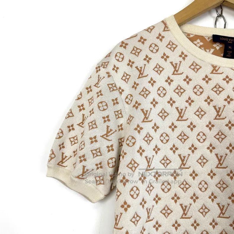 Louis Vuitton Louis Vuitton Engraved logo mulberry silk round neck T-shi Size US XL / EU 56 / 4 - 5 Thumbnail