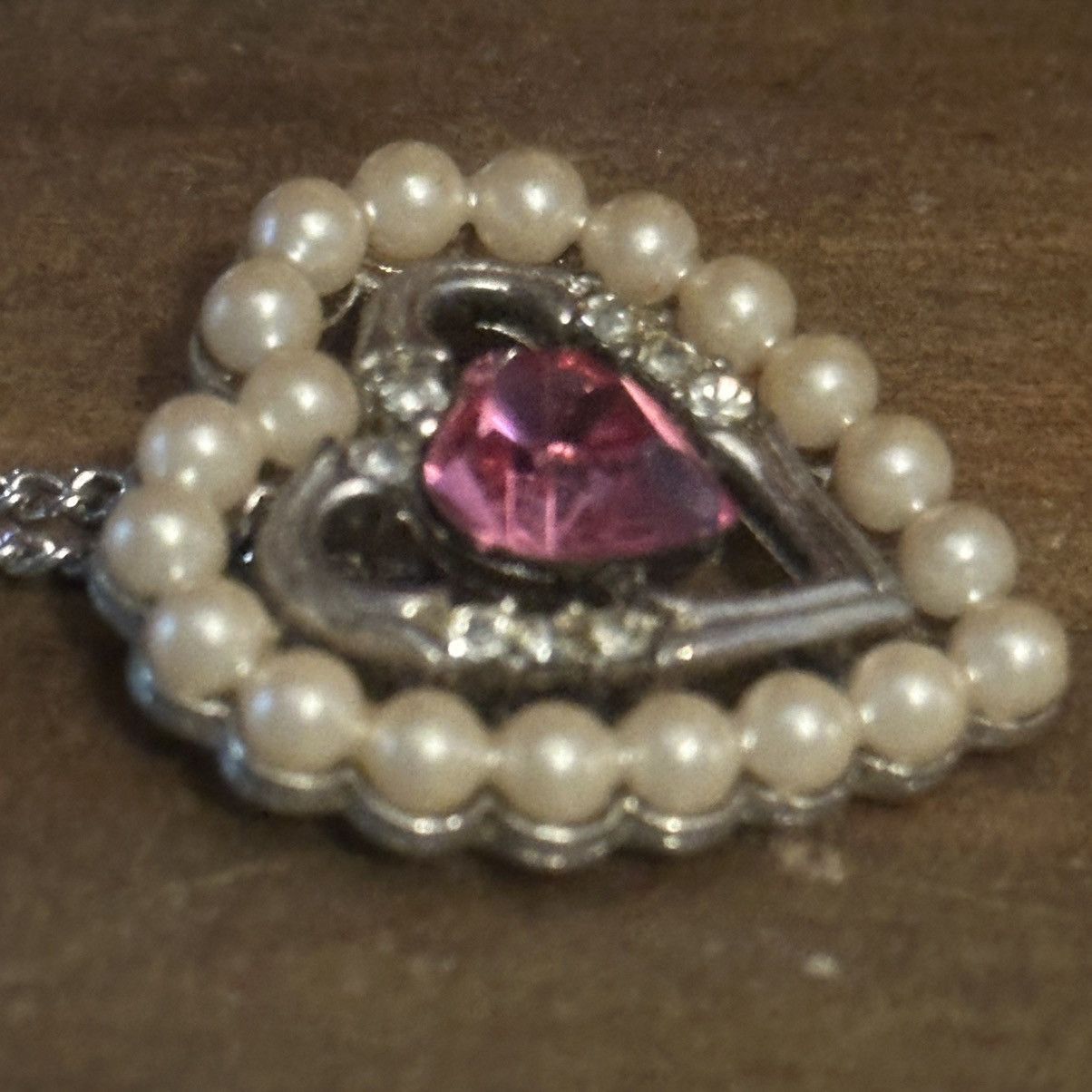 Other × Vintage Vintage Avon Dear Heart Pearl/Crystal heart pendant necklace Size ONE SIZE - 6 Thumbnail