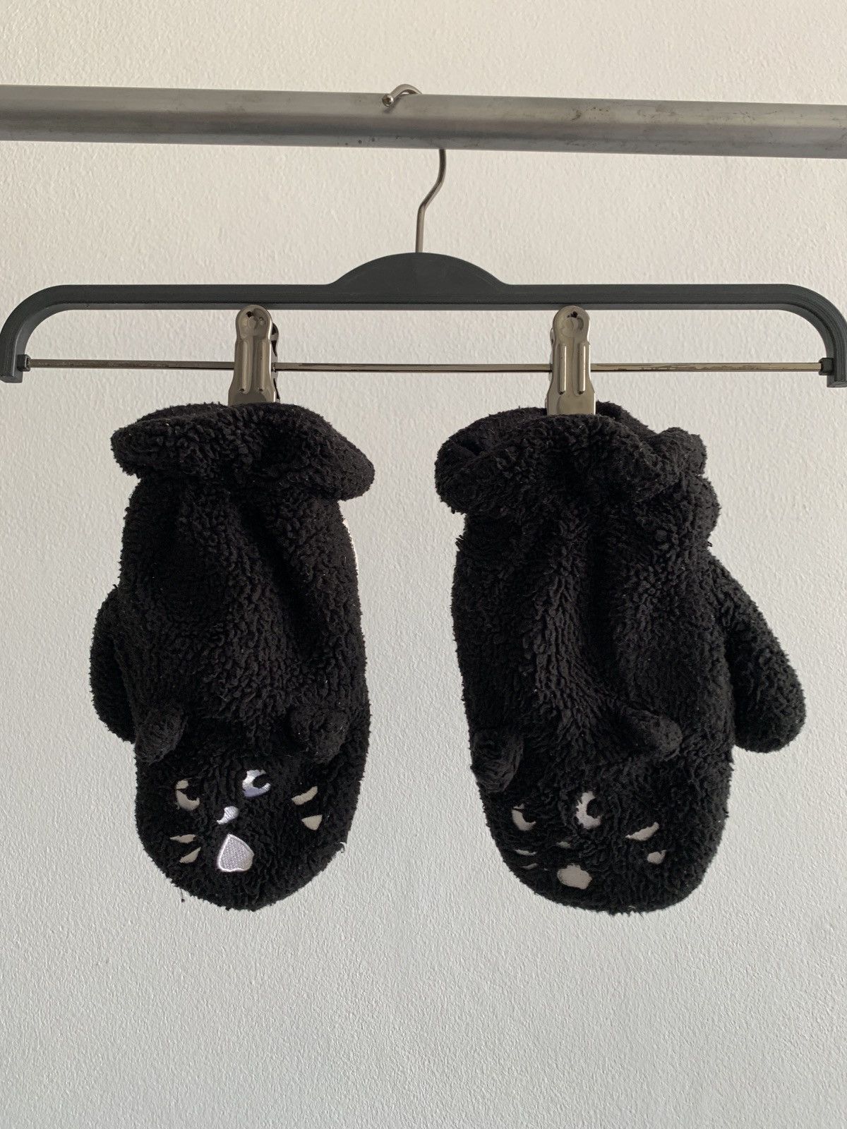 Only Grail 🖤 Ne-net Fuzzy Cat Gloves