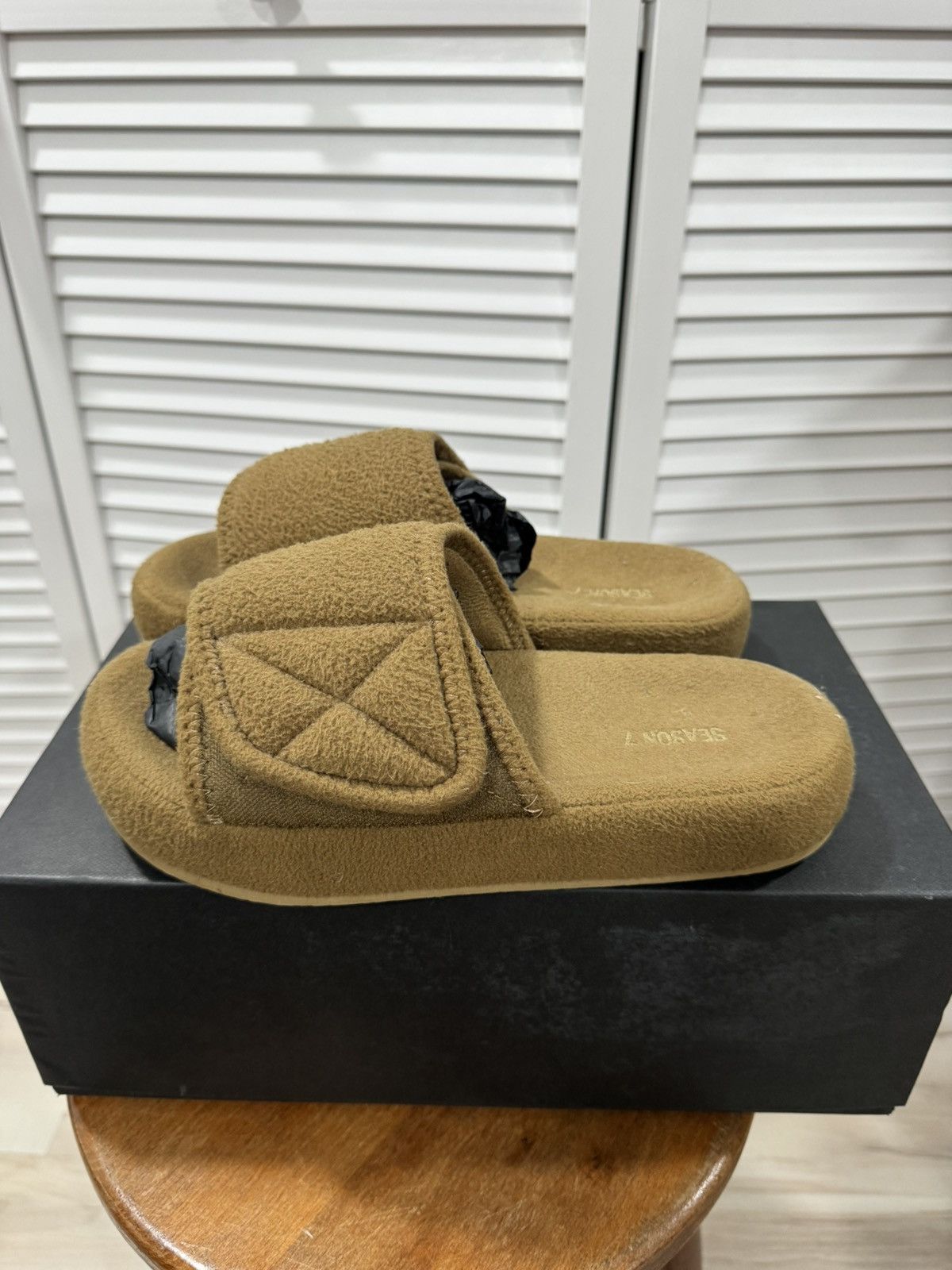 Yeezy Yeezy Season 7 Fleece Slide (Trench) Size US 8 / EU 41 - 2 Thumbnail