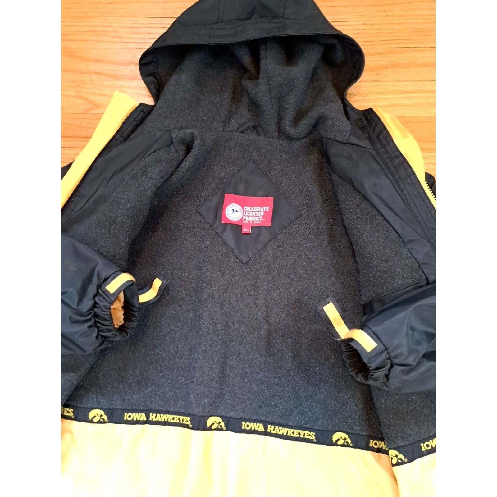 Vintage Iowa Hawkeyes Insulated Full Zip Hooded Parka Jacket L Black Unisex Adults Size L Size US L / EU 52-54 / 3 - 7 Thumbnail