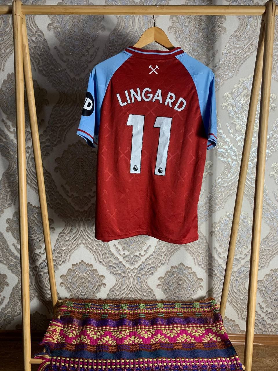 Umbro × Vintage VERY RARE UMBRO FC WEST HAM UNITED ENGLAND SOCCER JERSEY Y2K Size US L / EU 52-54 / 3 - 1 Thumbnail