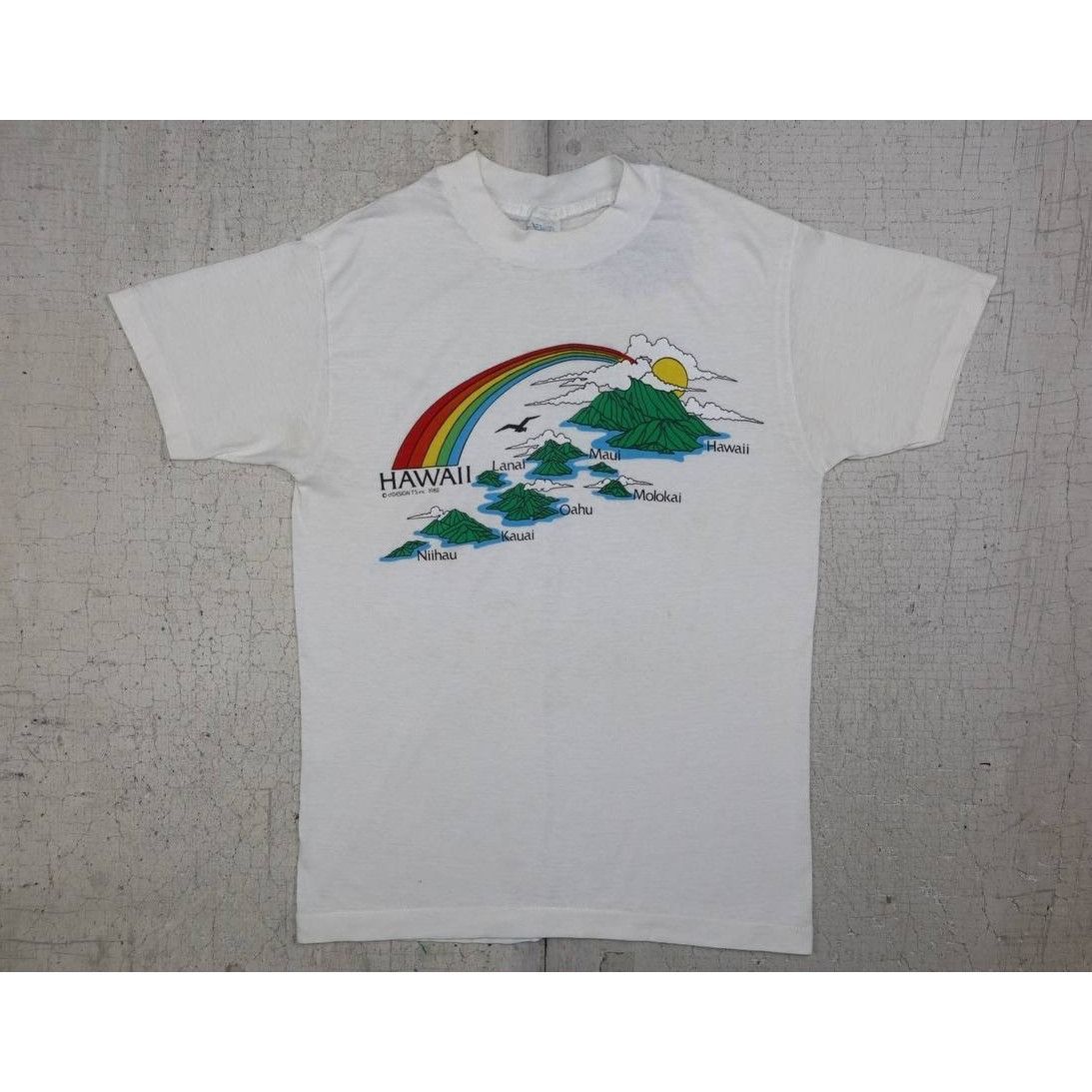 Vintage Vintage 80s Hawaii Rainbow Islands T-Shirt 1982 Graphic Tee Size US M / EU 48-50 / 2 - 1 Thumbnail
