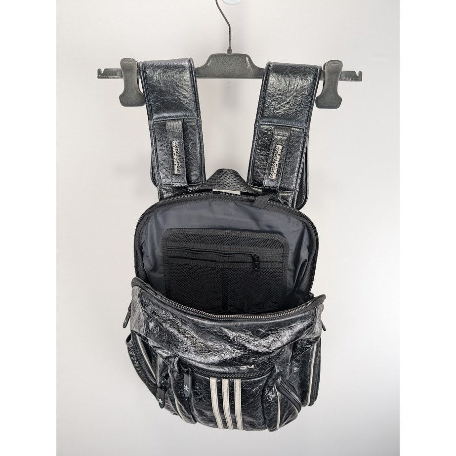 Adidas × Balenciaga o1rshd1 Q:2 /Size:L /Aged Arena Lamb Tonal Backpack in Black Size ONE SIZE - 11 Thumbnail
