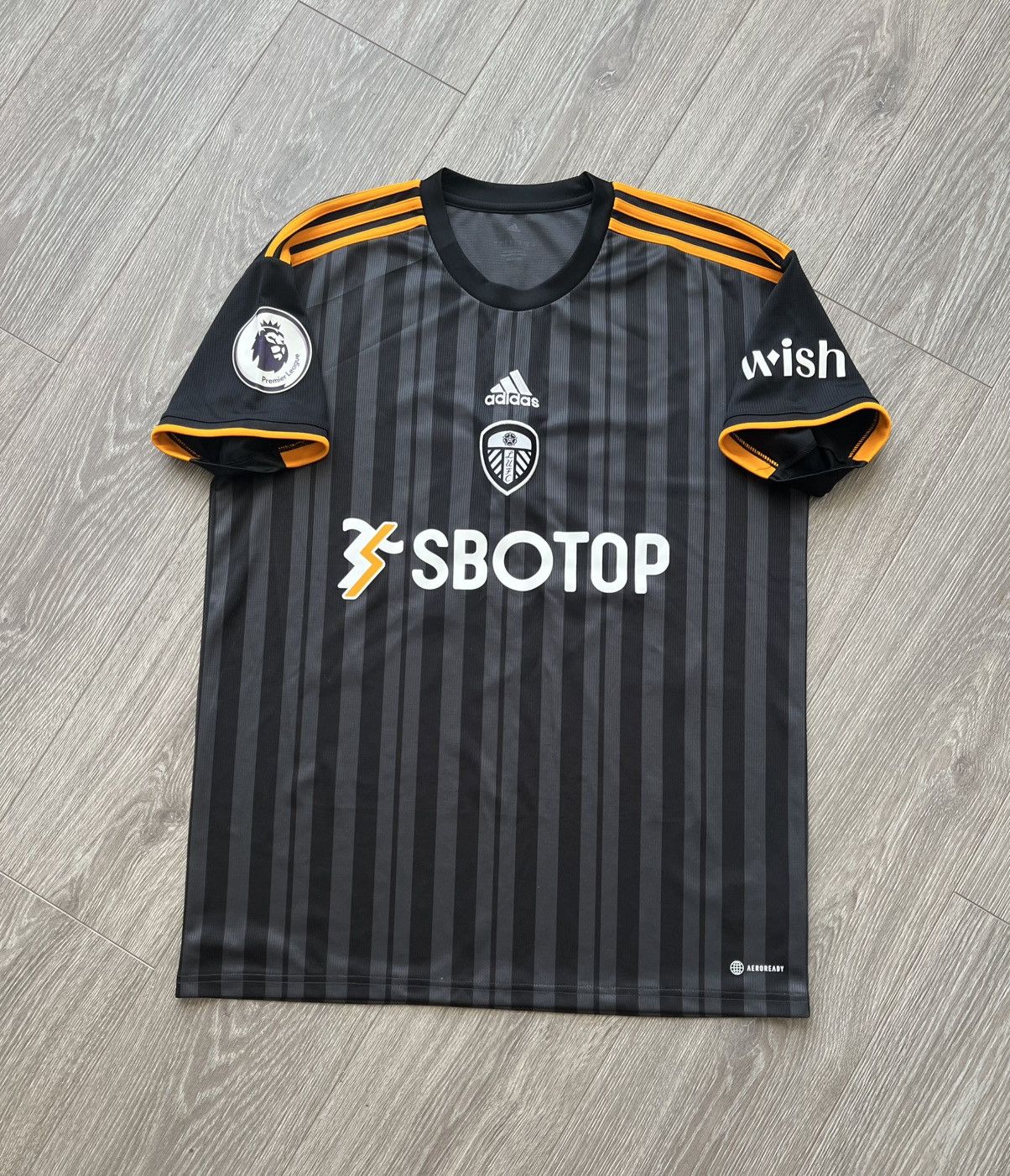Adidas Adidas Leeds United Soccer Jersey Football Shirt klaesson Size US L / EU 52-54 / 3 - 1 Thumbnail