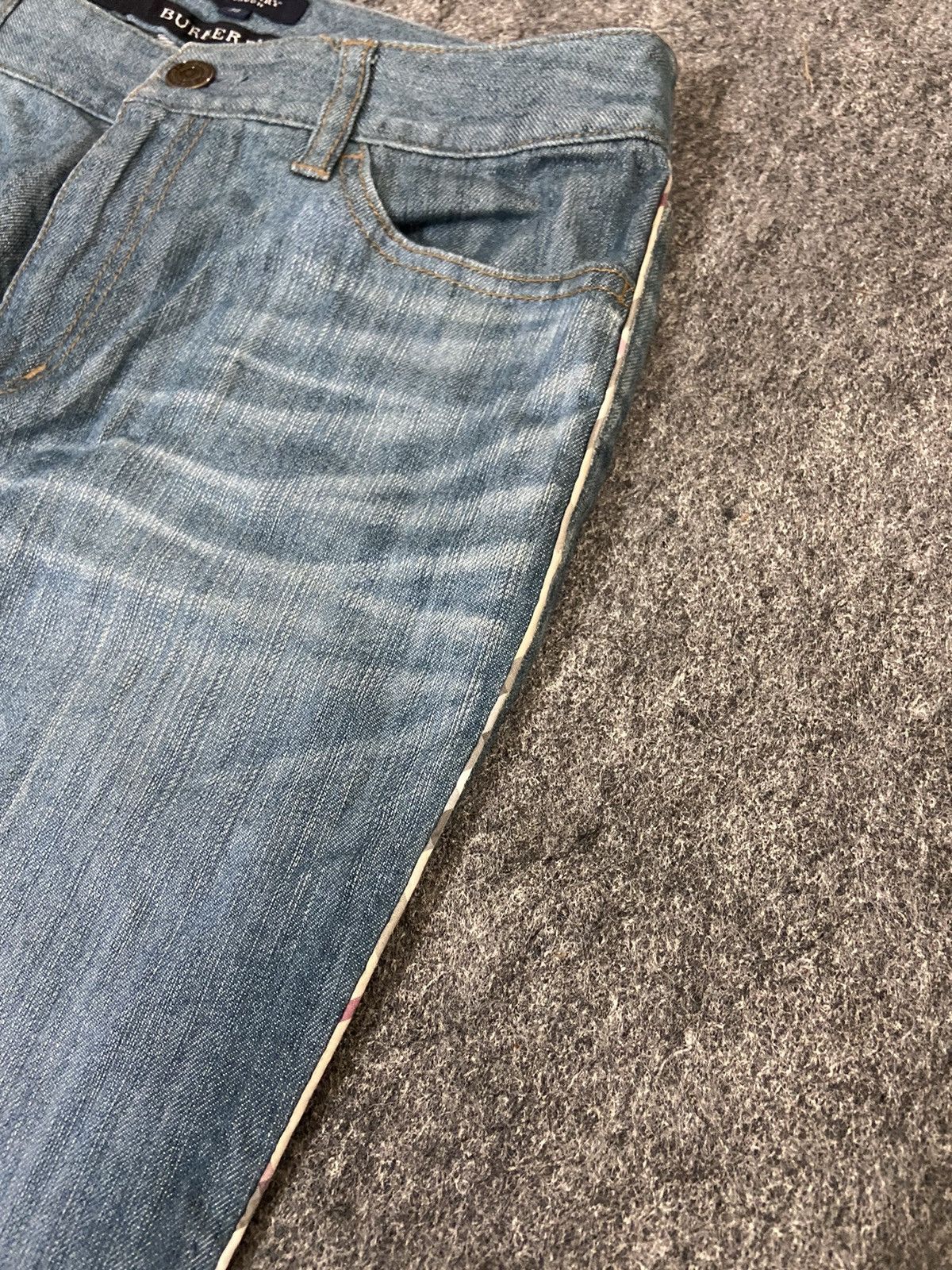Burberry × Vintage Vintage Y2K burberry london denim pants Size 26" / US 2 / IT 38 - 4 Thumbnail