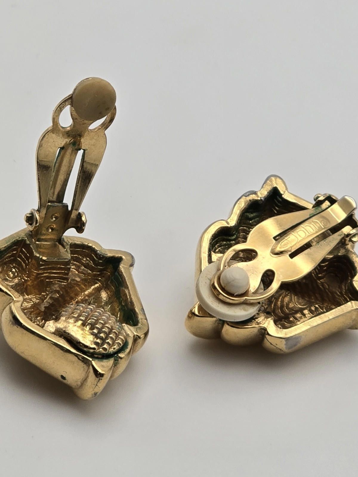 St. John Vintage St. John Gold-Tone Knot Clip-On Earrings Size ONE SIZE - 4 Thumbnail