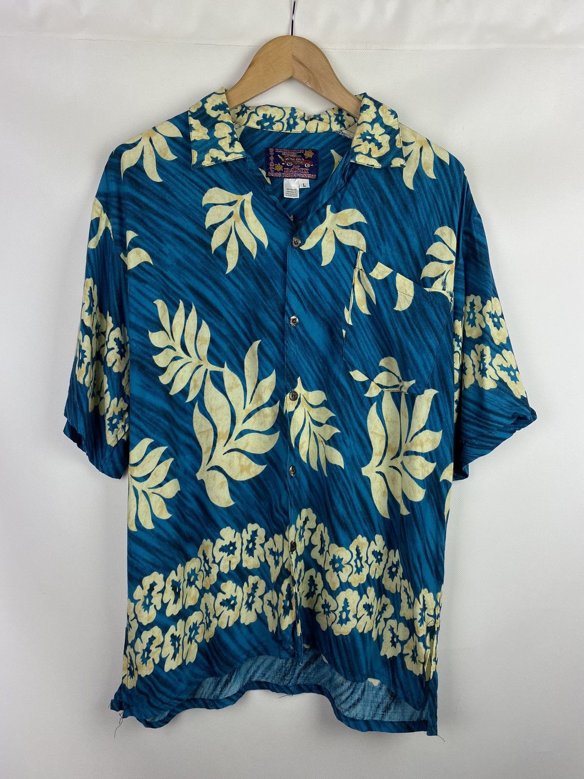 Vintage Vintage Hawaiian crazy shirt size L Size US L / EU 52-54 / 3 - 1 Thumbnail