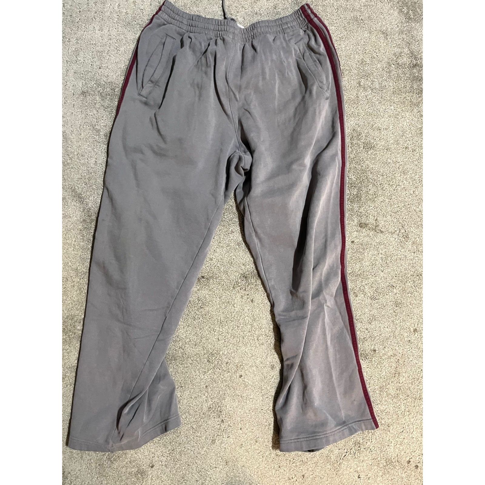 Adidas Adidas Sweatpants Pants Gray w/ Maroon Stripe Athletic Men Large Fleece Size US 33 - 2 Thumbnail