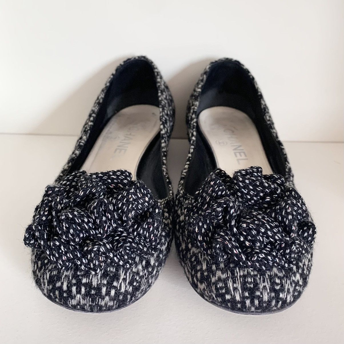 Chanel Tweed camellia toe ballerinas with small heel Size US 6.5 / IT 36.5 - 15 Thumbnail