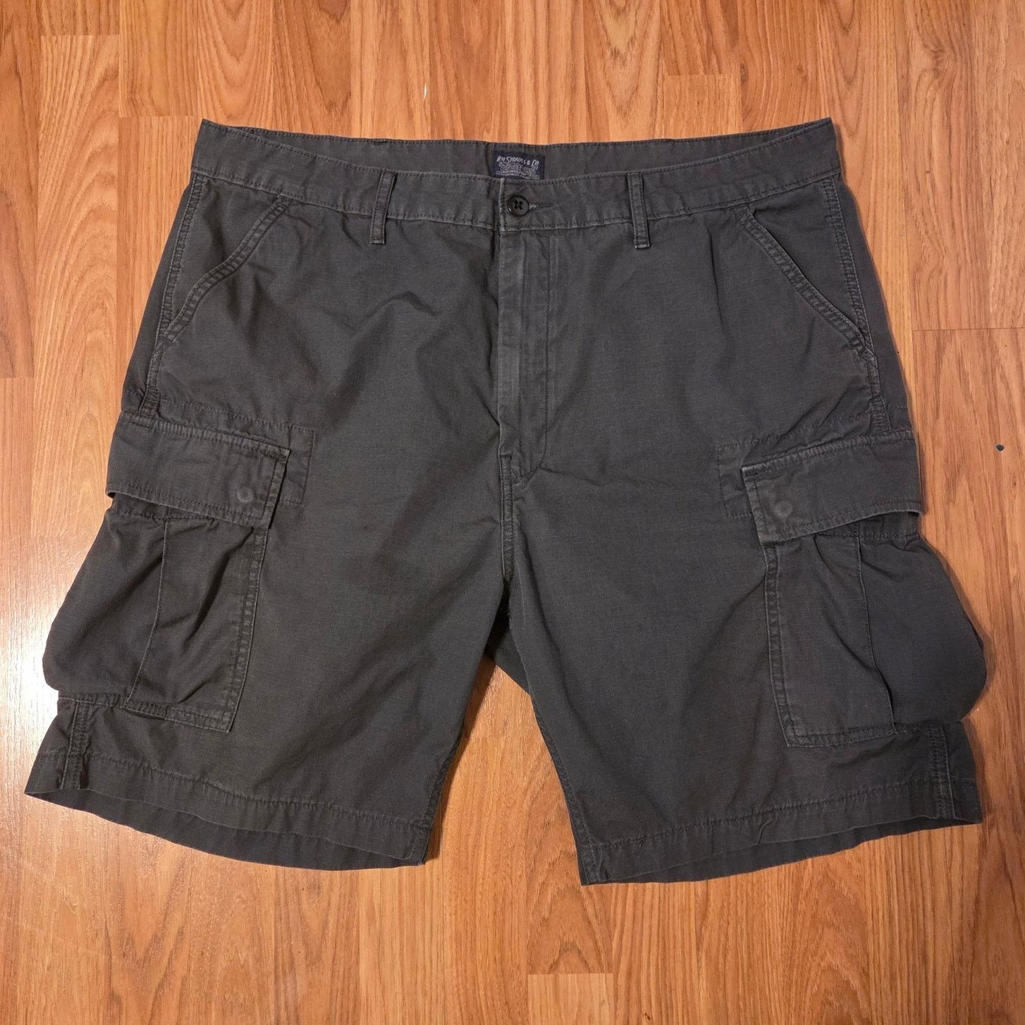 Levi's Levi's Carrier Cargo Shorts - Men's Size 40 - Grey Size US 40 / EU 56 - 4 Thumbnail