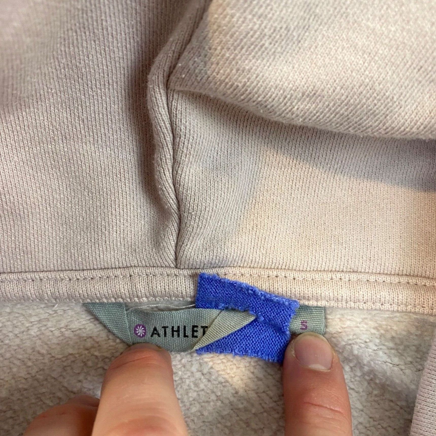 Athleta Athleta Sweatshirt Funnel Neck Thumbhole Womens Small Faint Pink Athletic 870421 Size S / US 4 / IT 40 - 2 Thumbnail