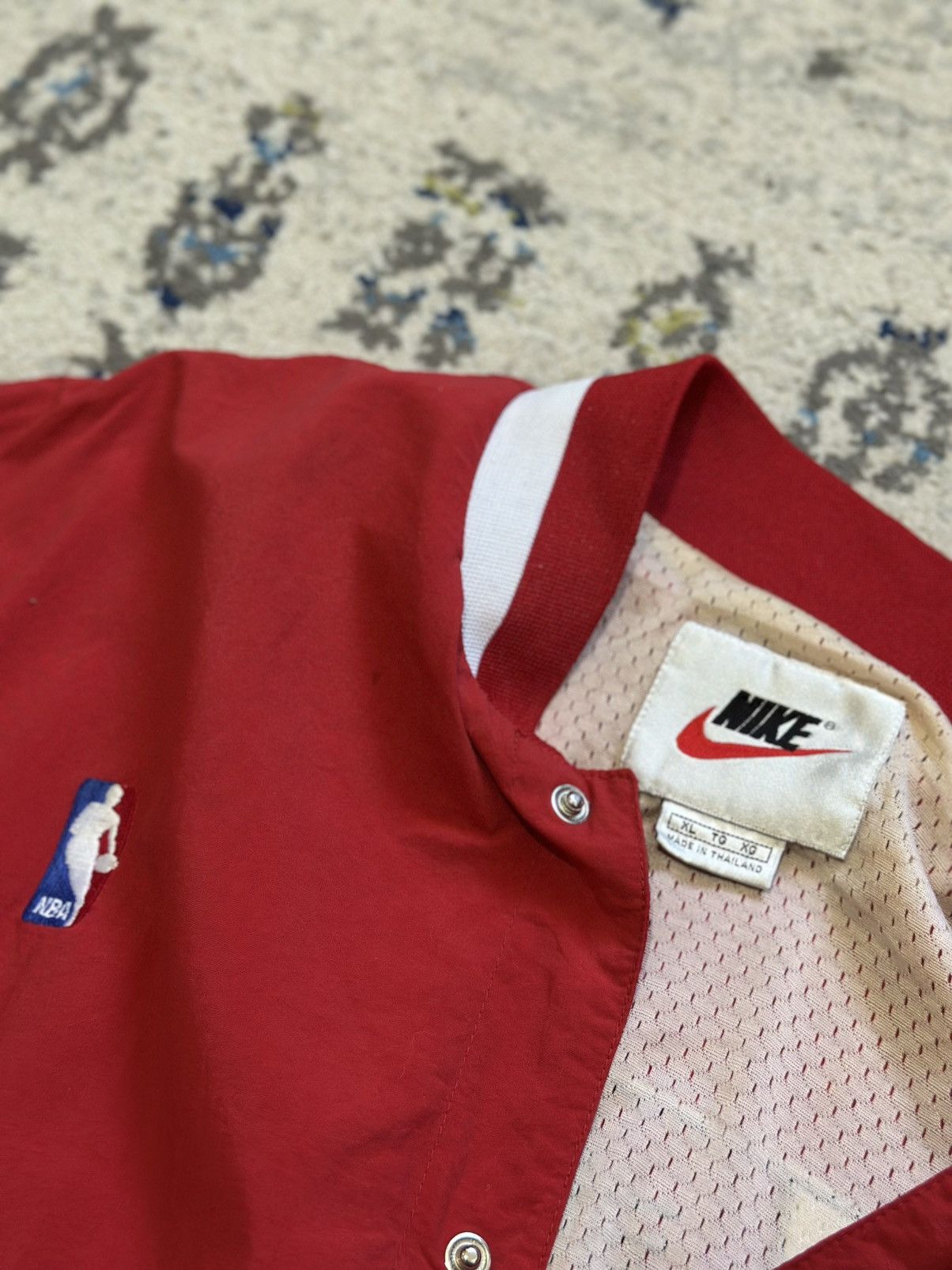 NBA × Nike Vintage Nike 1998 Chicago bulls Warm Up jacket Size US XL / EU 56 / 4 - 4 Thumbnail