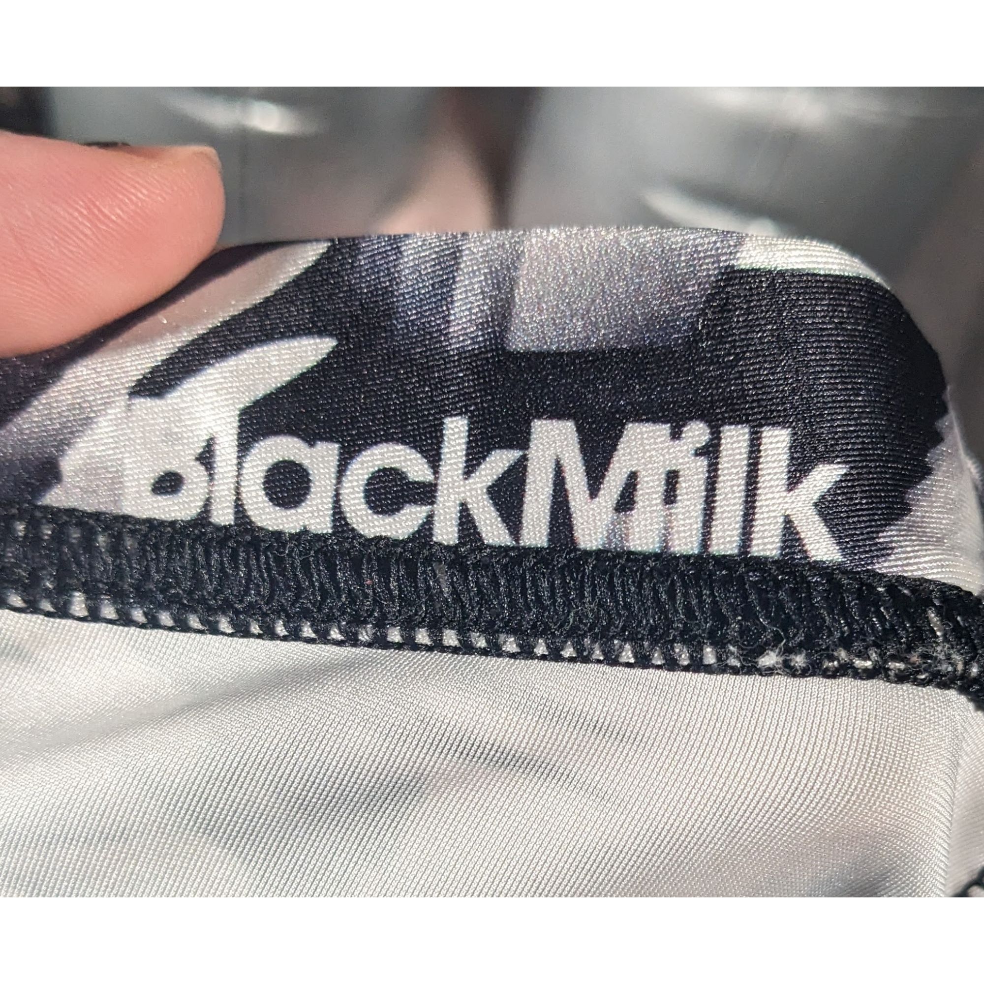 BlackMilk Black Milk Black And White Geometric Print Leggings Size XS Size 22" - 5 Thumbnail