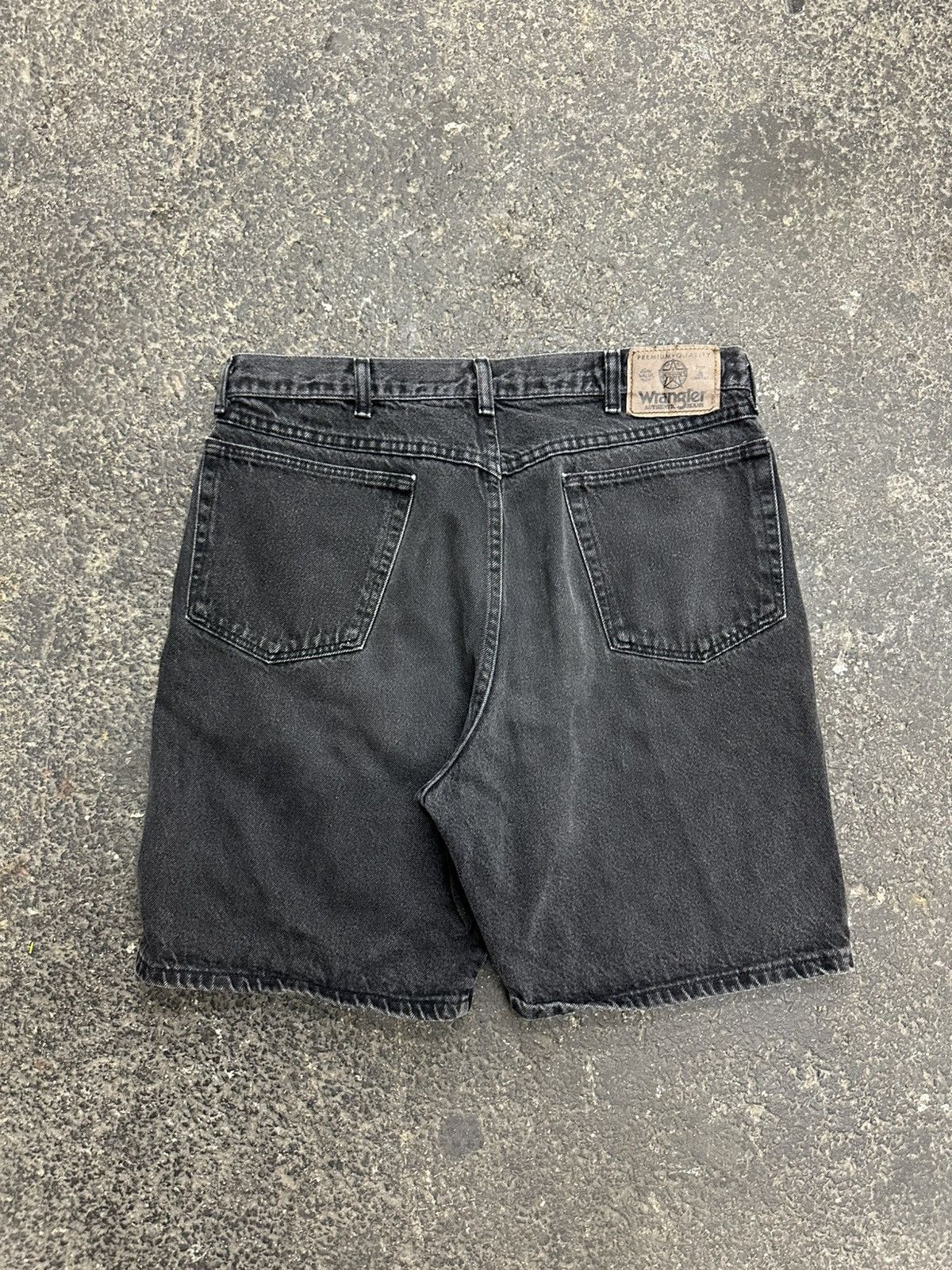 Other Y2K wrangler shorts Size US 32 / EU 48 - 1 Thumbnail