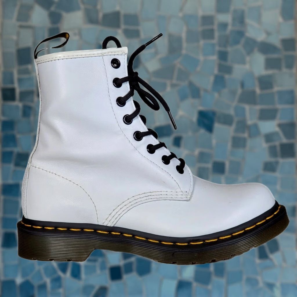 Dr. Martens Dr. Martens 25057 Softy White Leather Lace-Up Boots Women's US 7 Boots Mid-Calf Leather White 90s Punk Grunge Style Women Size US 7 / IT 37 - 1 Thumbnail