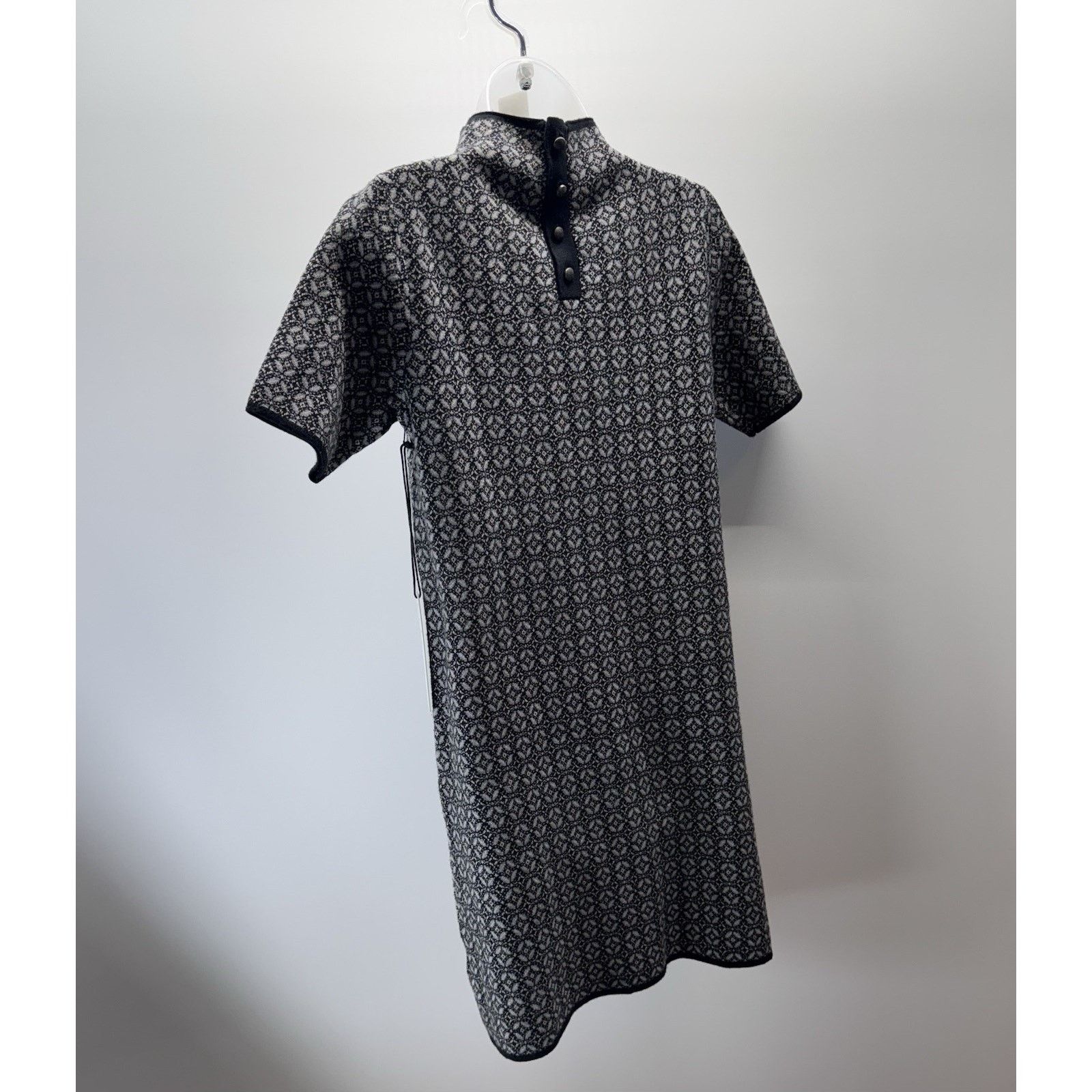 Nicole Miller Nicole Miller Geo Print Black White Sweater Dress Size S NWT Size S / US 4 / IT 40 - 3 Thumbnail