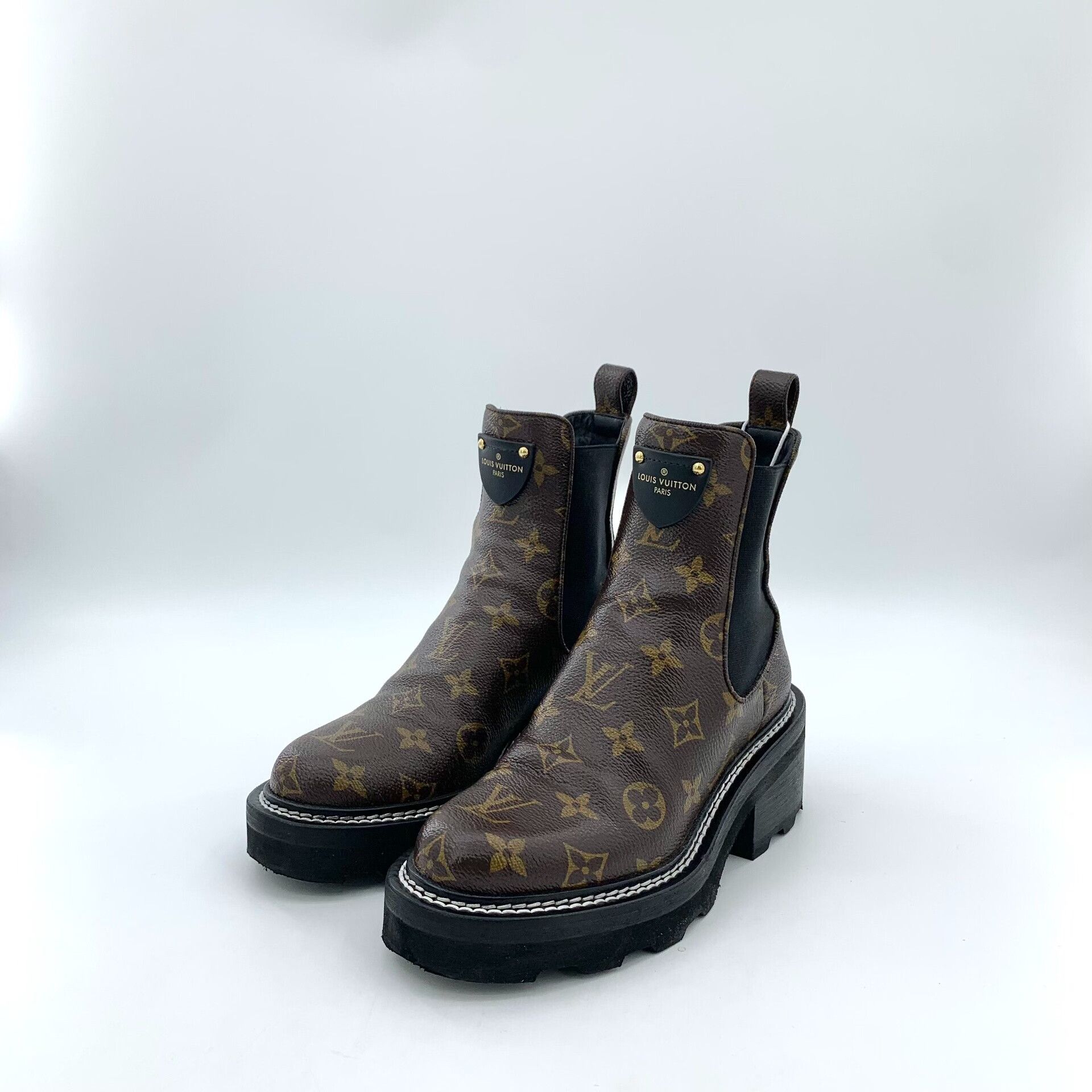 Louis Vuitton Louis Vuitton Brown Boots 34 Women Size US 4 / IT 34 - 1 Thumbnail