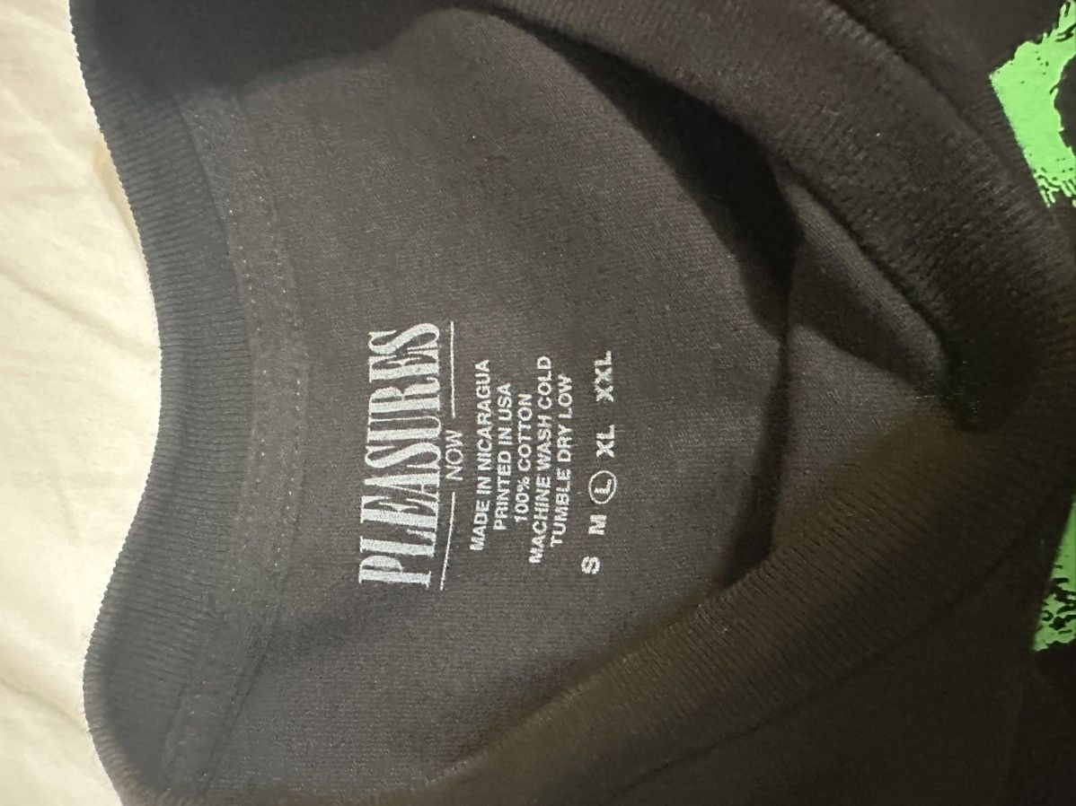 Pleasures Pleasure two face black tee Size US L / EU 52-54 / 3 - 3 Thumbnail