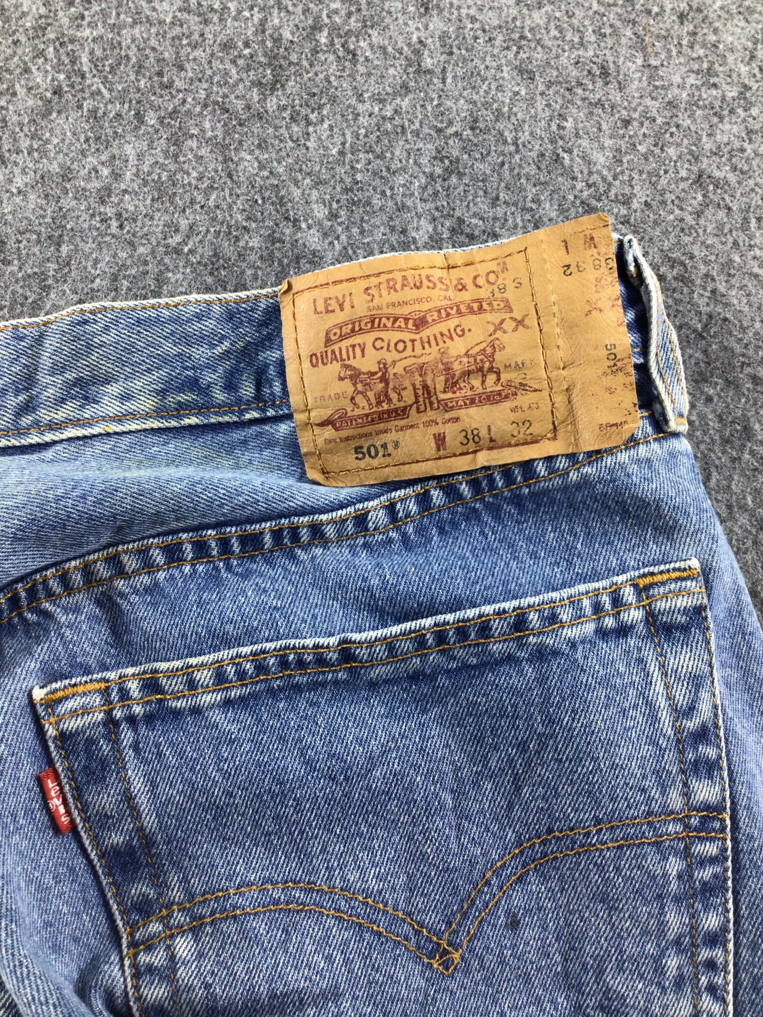 Levi's Vintage Levis 501 Jeans Faded Blue Denim -J351 Size US 37 - 5 Thumbnail