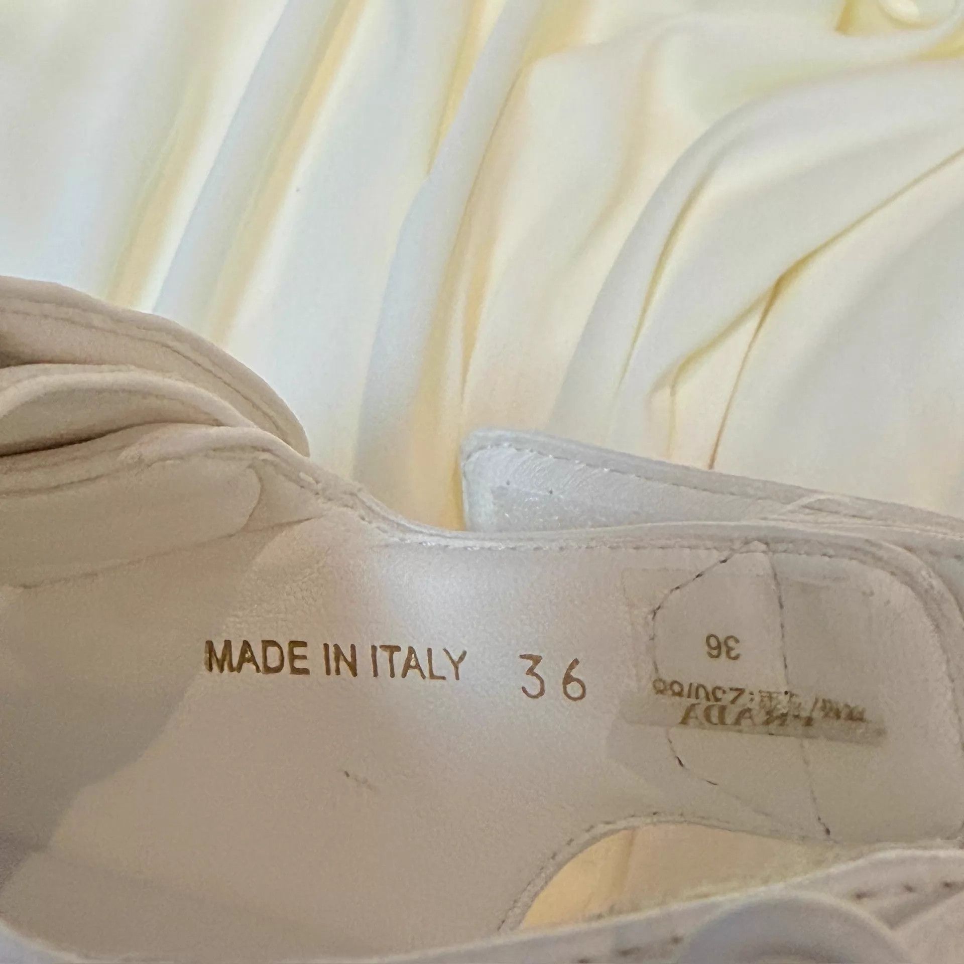 Prada Prada Women's White Logo Velcro Sneaker 36 99 New Size US 5.5 / IT 35.5 - 7 Thumbnail
