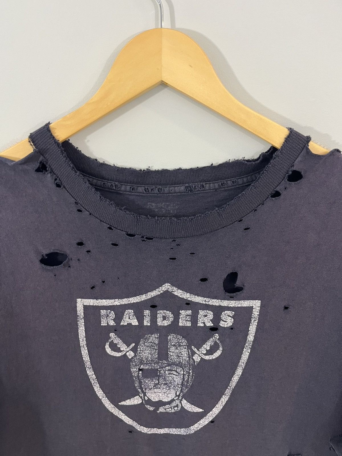 Vintage Oakland Raiders Sun Faded Thrashed NFL Tee Size US XL / EU 56 / 4 - 3 Thumbnail
