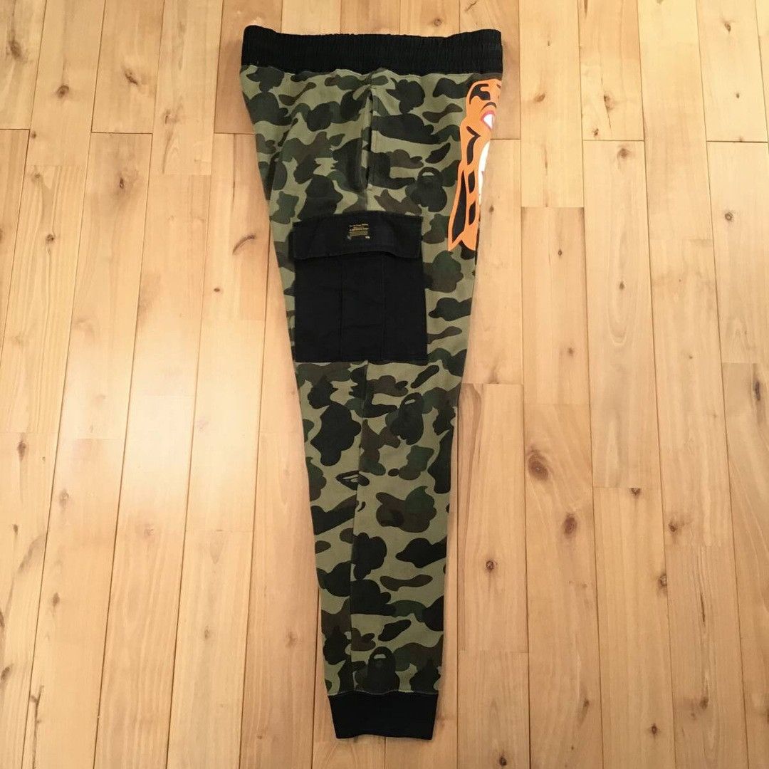 Bape BAPE 1st camo green Tiger Shark Sweat Cargo Pants ★size M Size US 32 / EU 48 - 2 Thumbnail