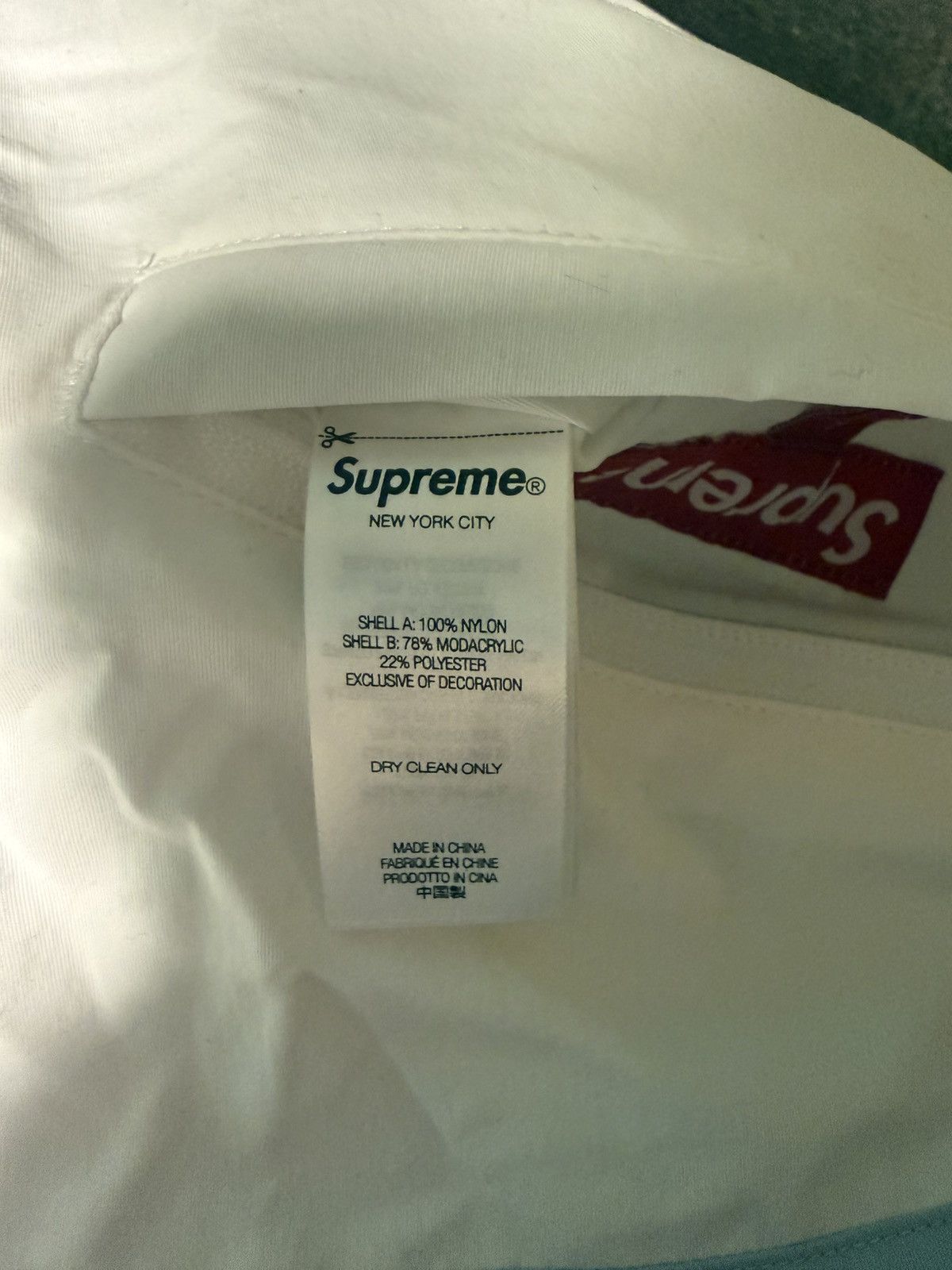 Supreme Supreme Faux Fur Reversible Hooded Track Jacket White SS25 Size US L / EU 52-54 / 3 - 8 Thumbnail