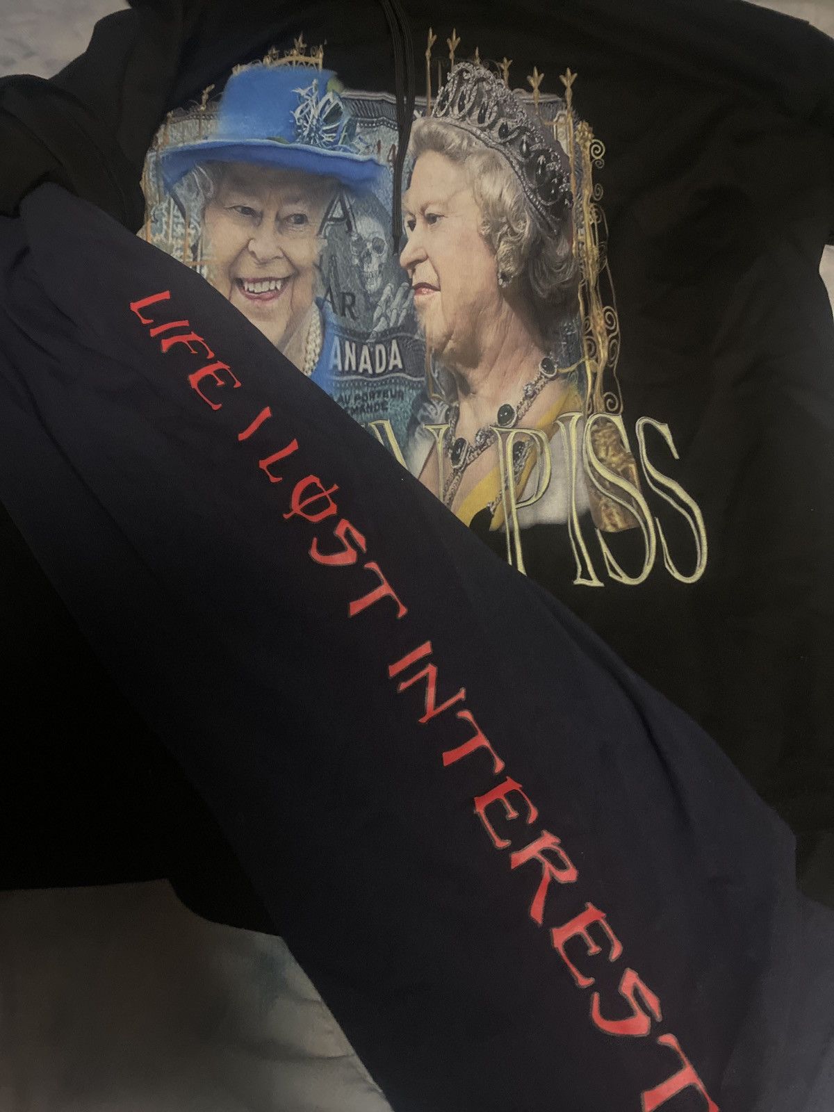 Haunted Starbucks Haunted Starbucks Queen Elizabeth Rest in Piss Layer Hoddie Size US L / EU 52-54 / 3 - 3 Thumbnail