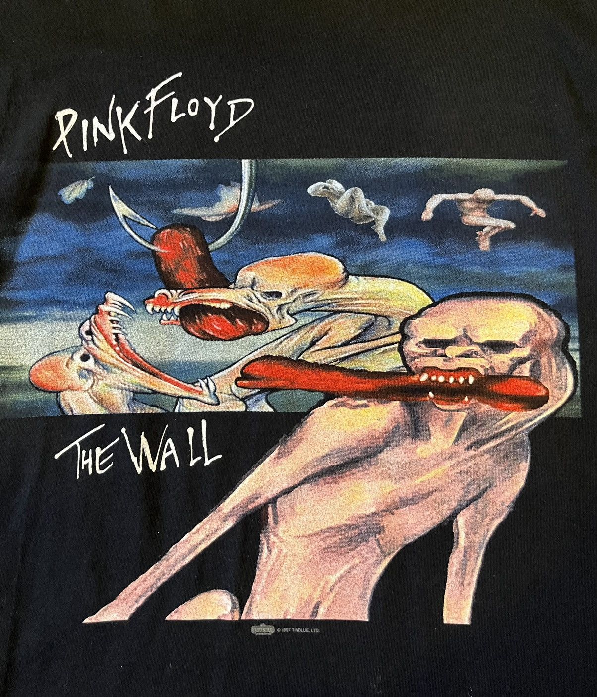 Vintage Vintage Pink Floyd "The Wall" T-Shirt Size US XL / EU 56 / 4 - 4 Thumbnail