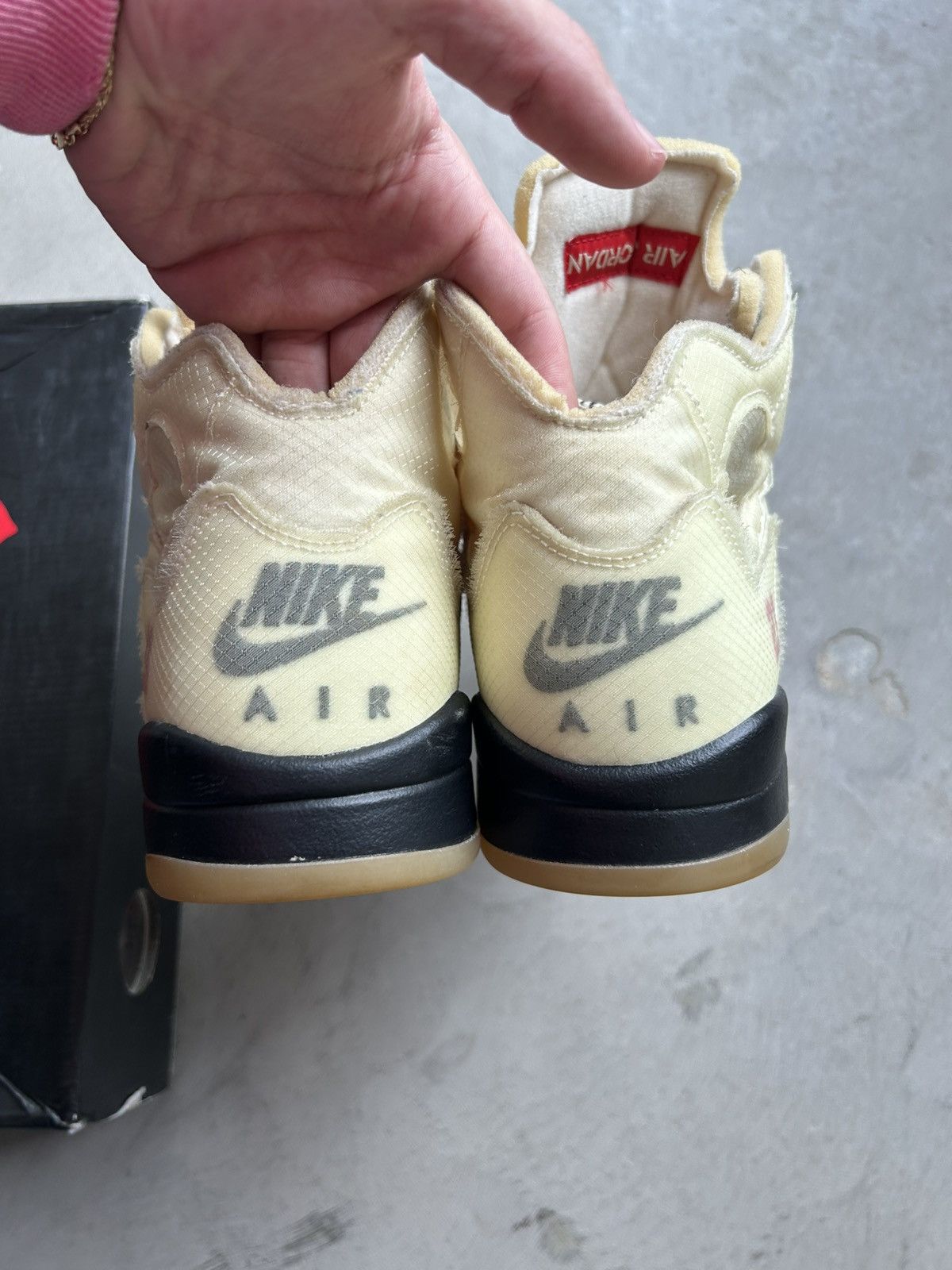 Jordan Brand × Off-White Jordan 5 Off-White Sail Size US 10.5 / EU 43-44 - 4 Thumbnail