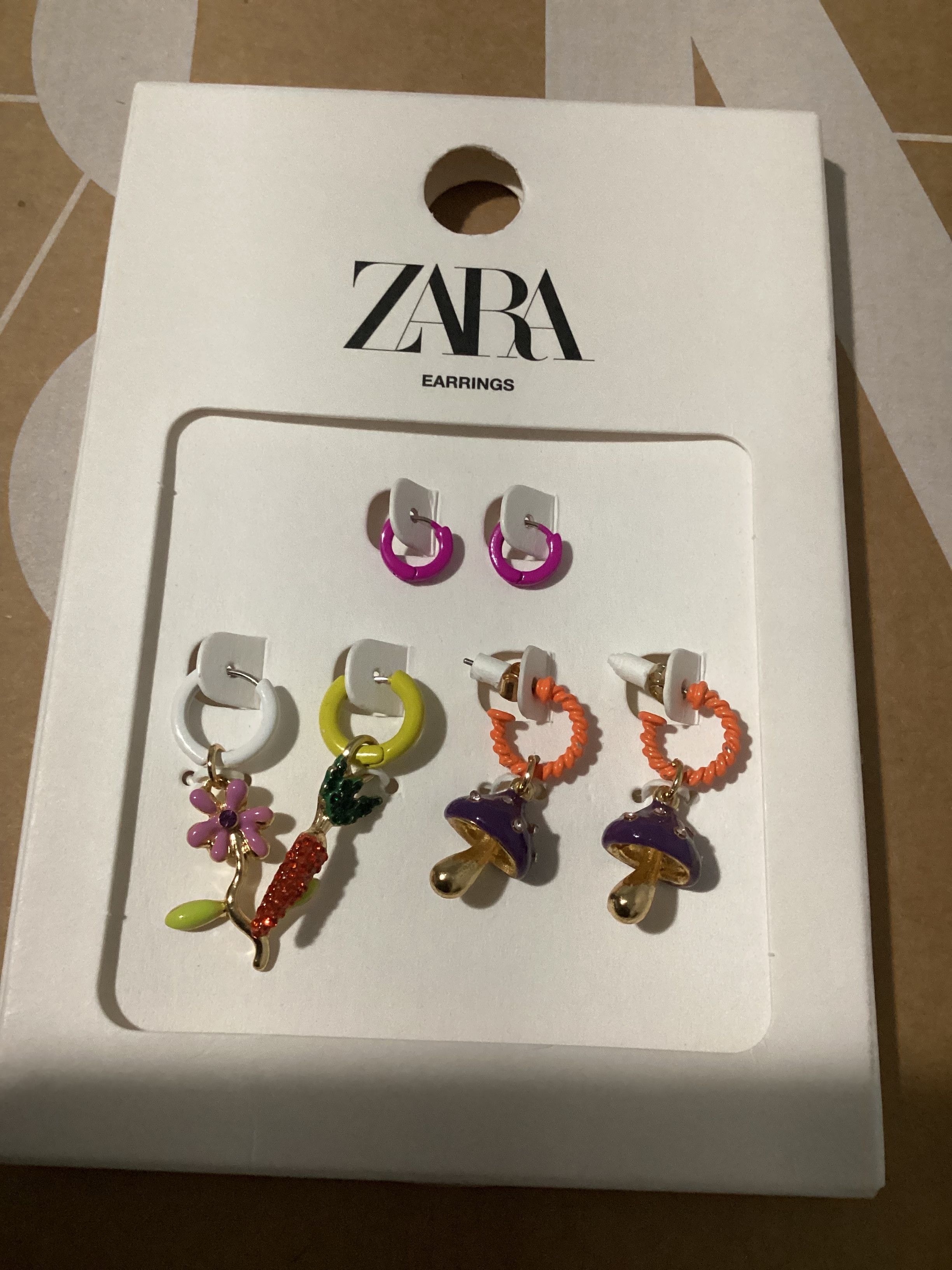 Zara Zara pack of enamel charm earrings BNWT multi colour Size ONE SIZE - 4 Thumbnail