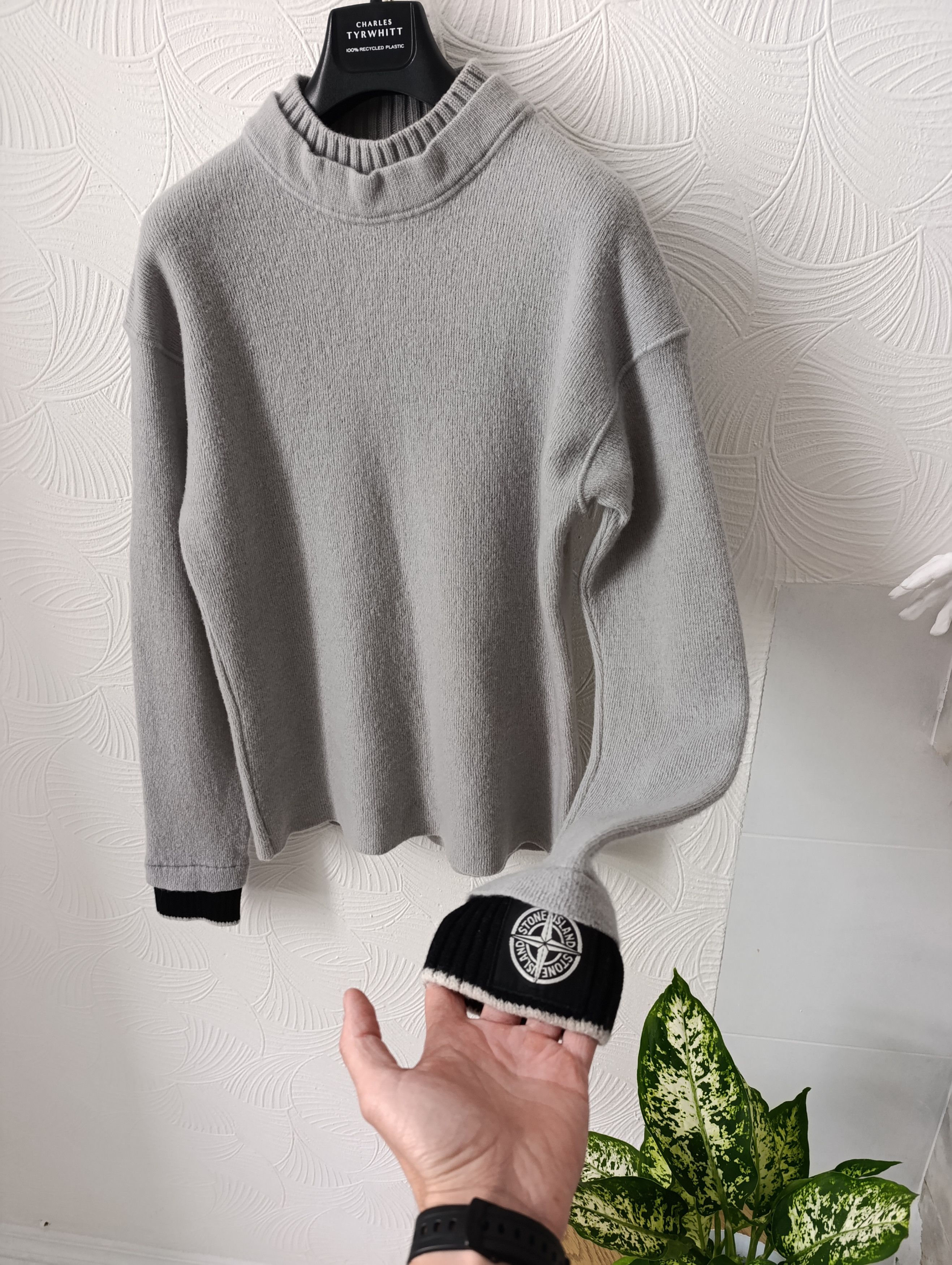 Stone Island STONE ISLAND PATCH BLACK-CUFF HIGH-NECK VINTAGE SWEATER Size US XL / EU 56 / 4 - 1 Thumbnail