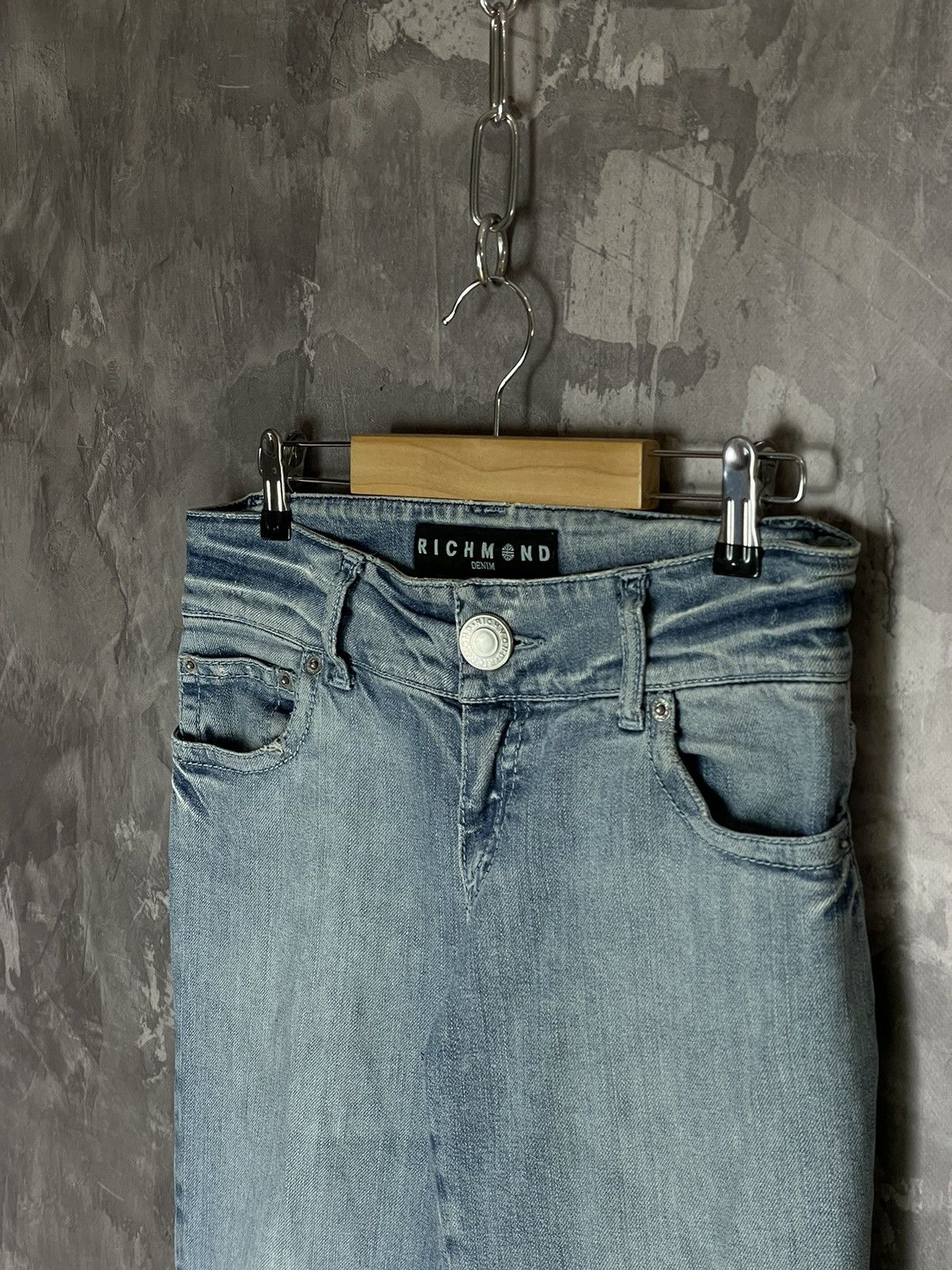 Japanese Brand × Richmond Denim Richmond Streetwear Y2K Embroidered Logo Denim Jeans Size US 27 - 7 Thumbnail