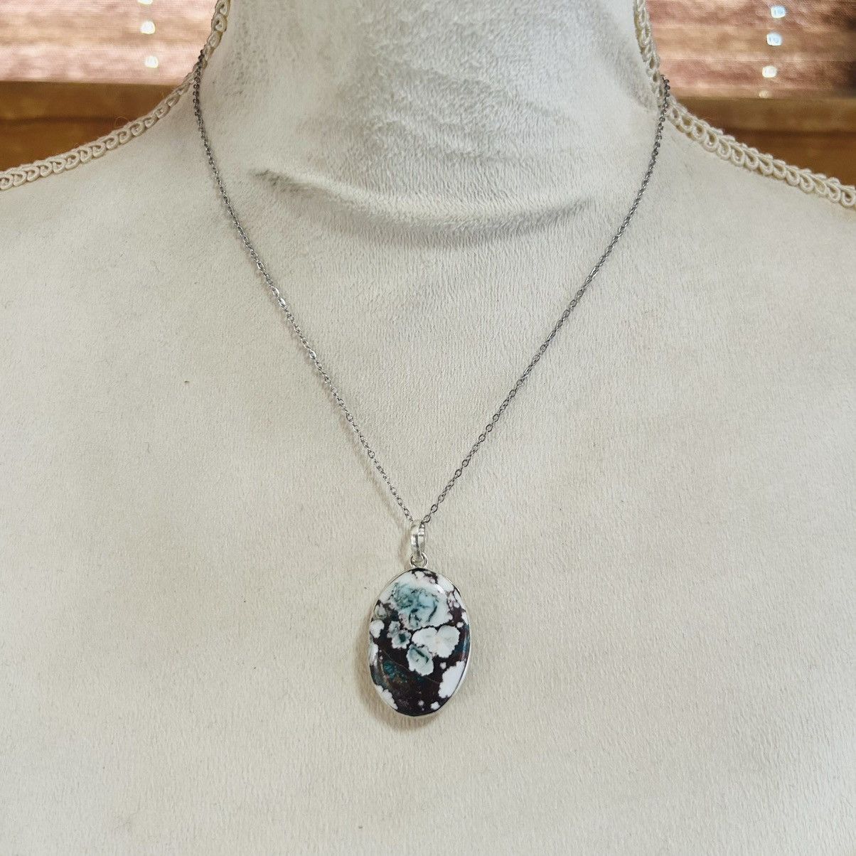 Handmade Handcrafted oval genuine wild horse turquoise necklace Size ONE SIZE - 3 Thumbnail