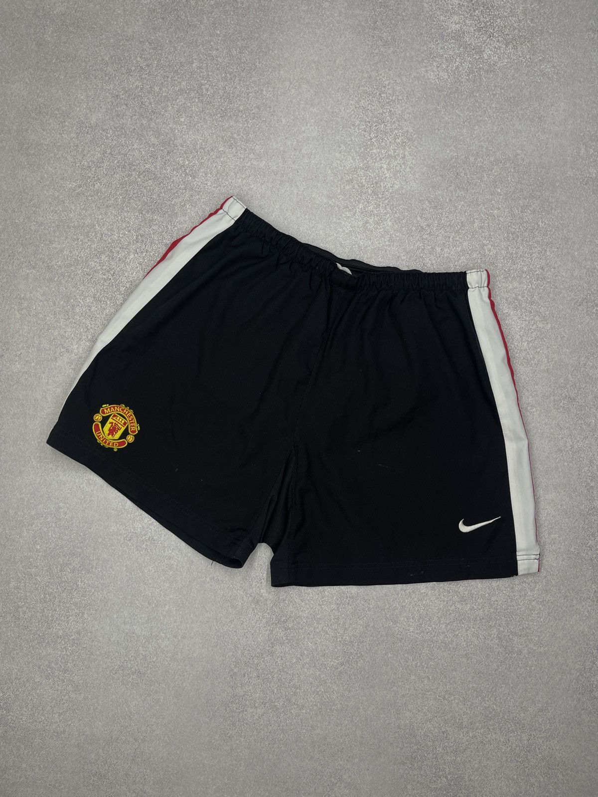Nike Vintage Nike Manchester United Soccer Shorts Football Jersey Size US 32 / EU 48 - 1 Thumbnail