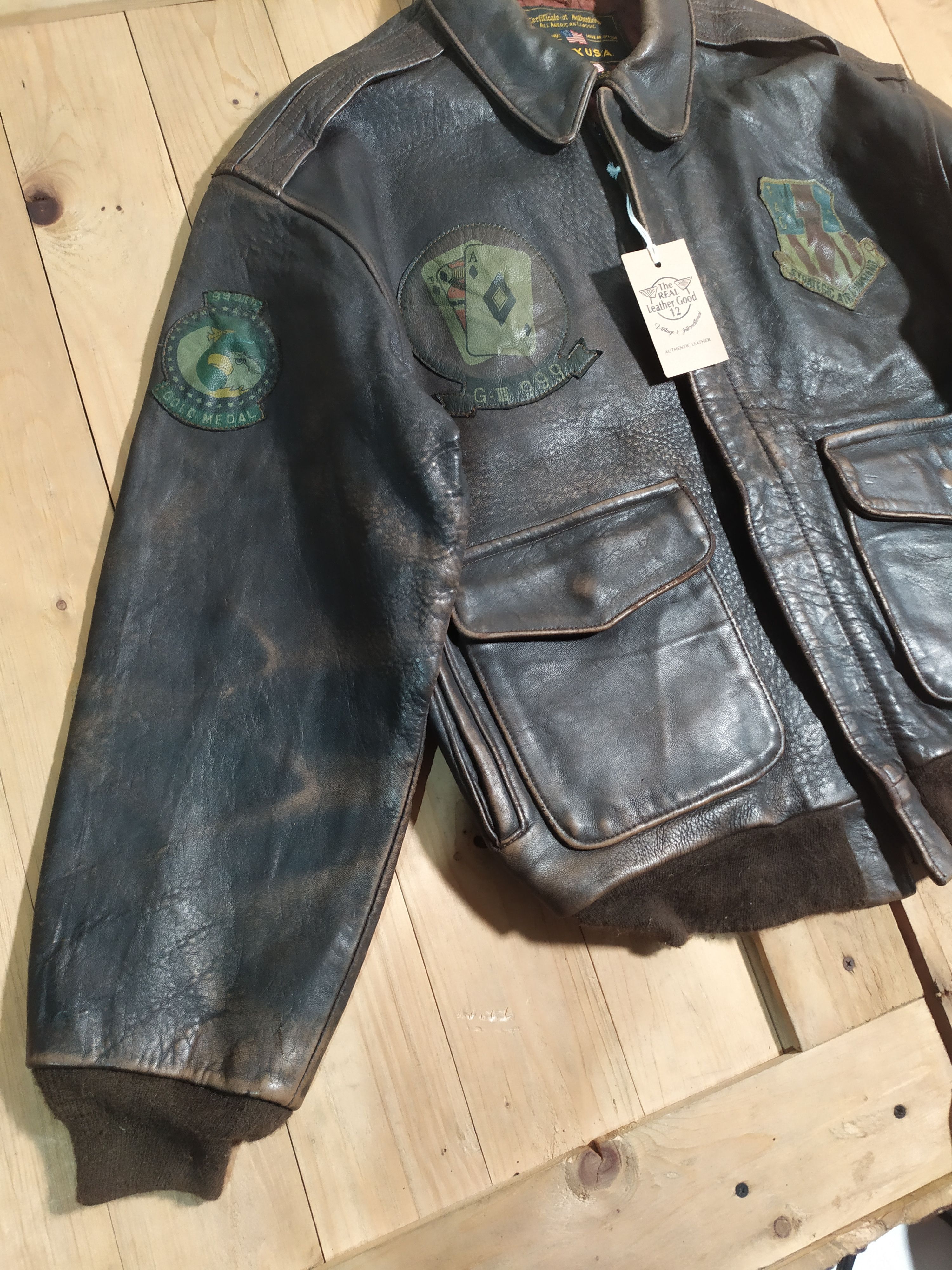 Other AVIREX USA TYPE A2 LEATHER FULL PATCHES BOMBER JACKET Size US M / EU 48-50 / 2 - 5 Thumbnail