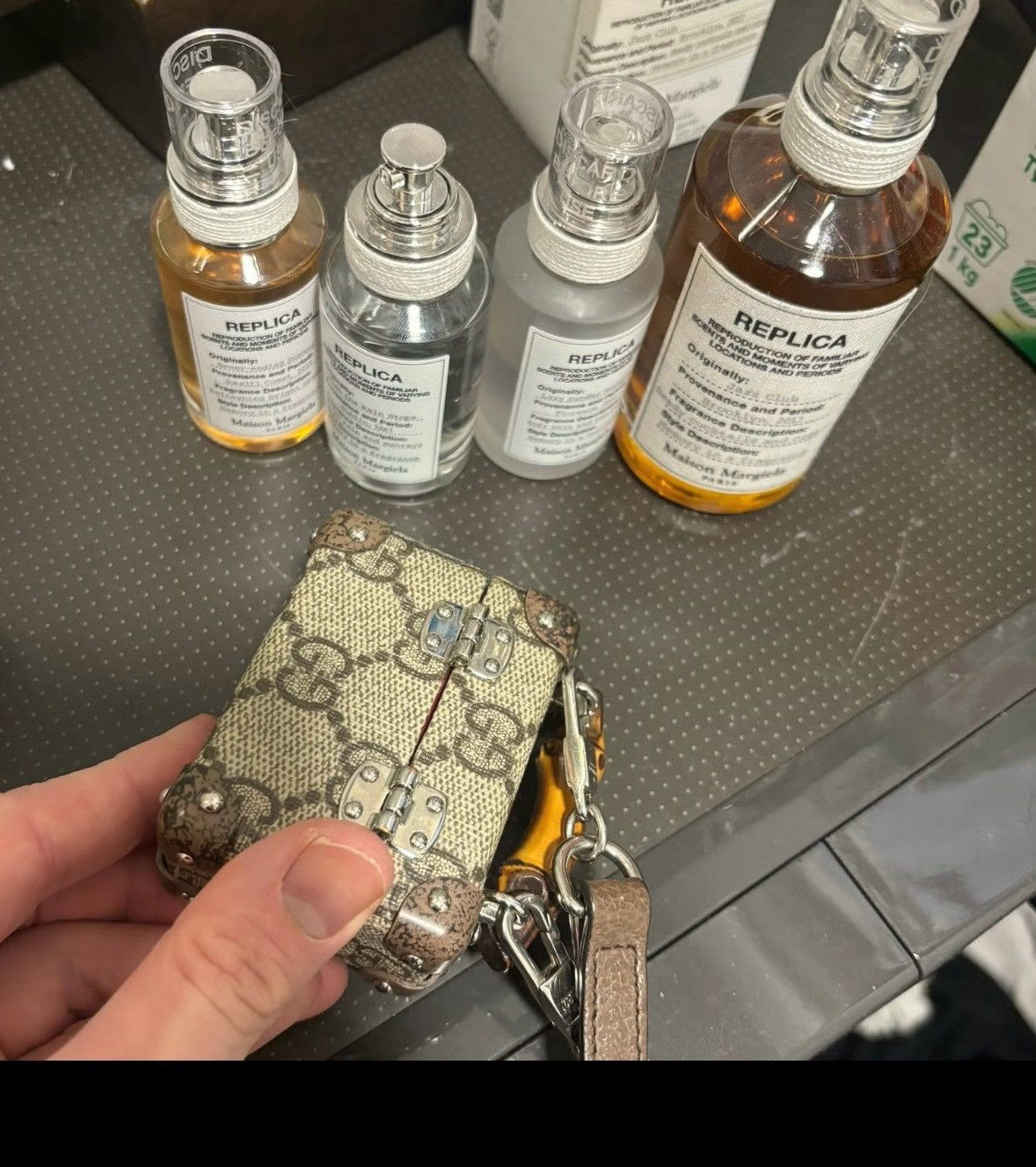 Gucci Gucci monogram AirPod pro case Size ONE SIZE - 3 Thumbnail