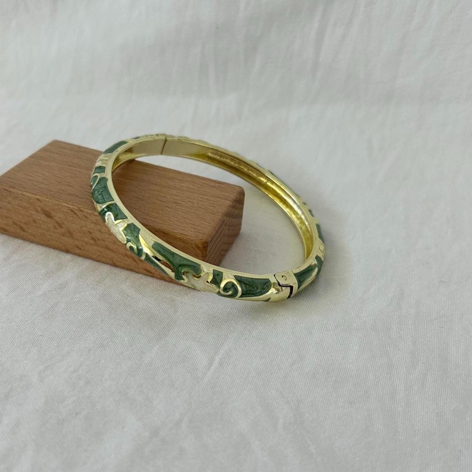 Other Sage green & gold floral bracelet Size ONE SIZE - 2 Thumbnail