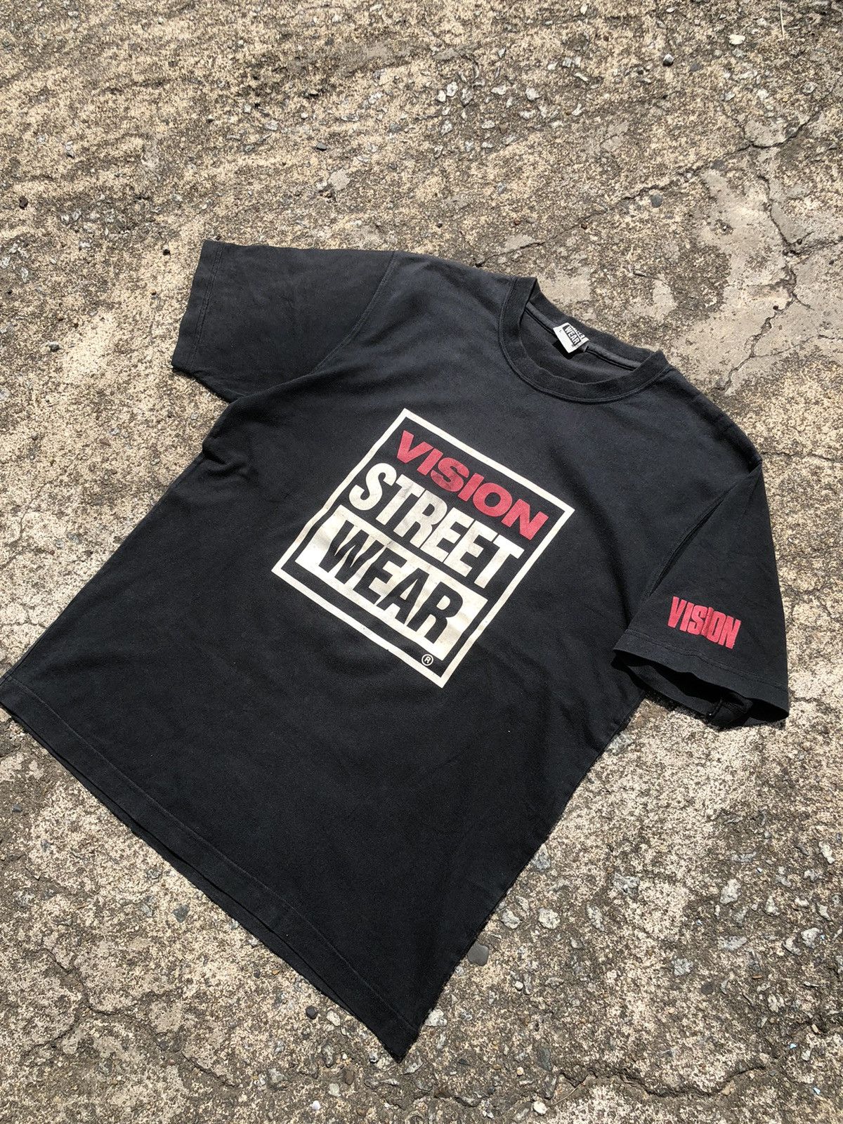 Vision Streetwear Vintage Sunfaded Y2K Vision Street Wear Logo Tee Size US M / EU 48-50 / 2 - 3 Thumbnail