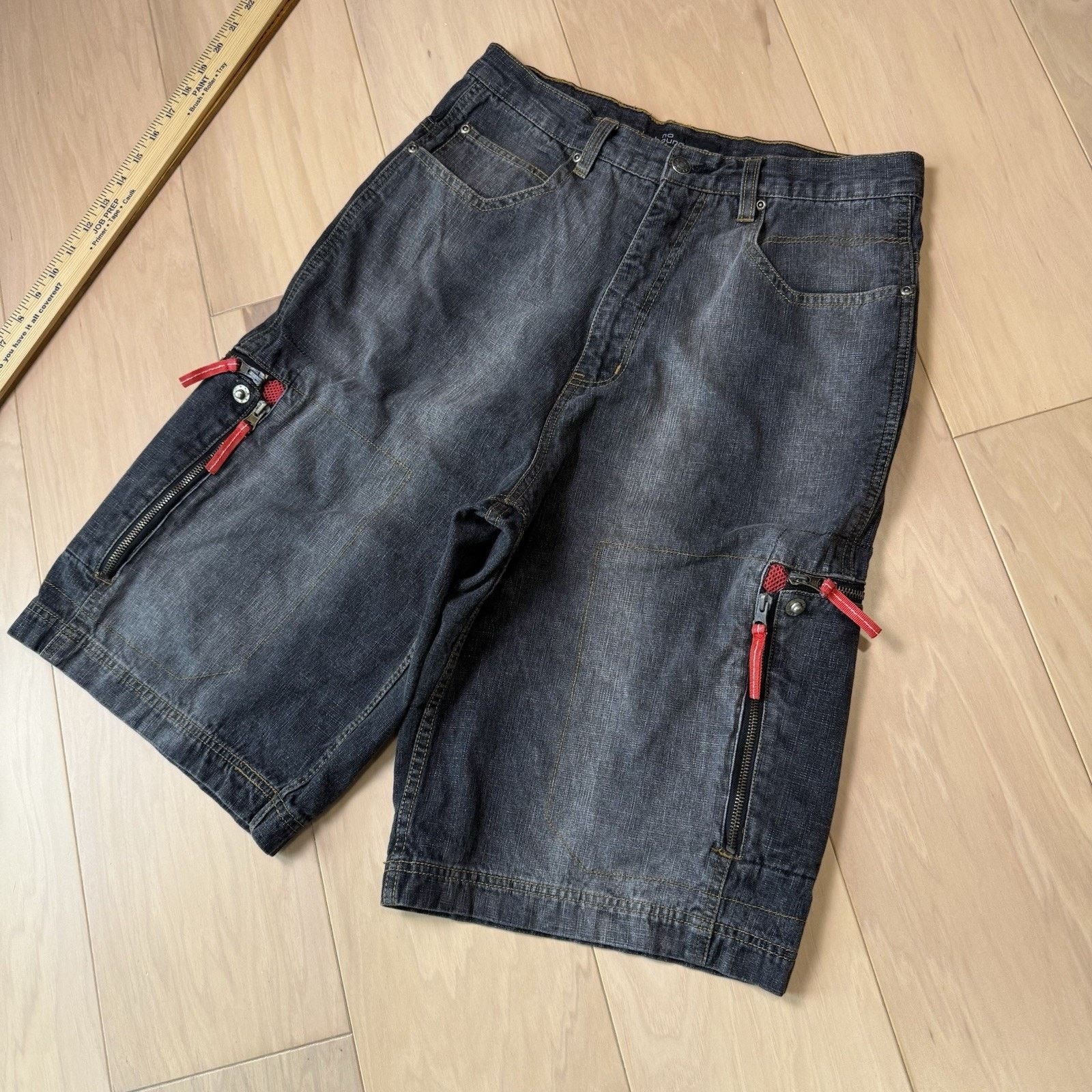 Other Vintage No Boundaries Shorts 31 Black Y2K Baggy Cargo Denim Size US 31 - 9 Thumbnail