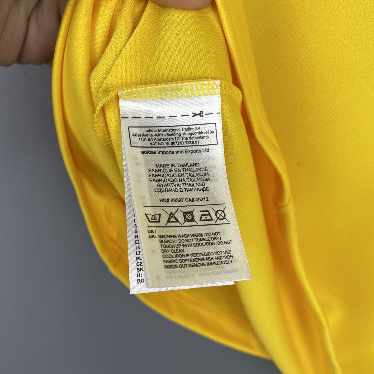 Adidas Ukraine National Team Home Genuine Jersey Shirt Euro 2012 M Size US M / EU 48-50 / 2 - 11 Thumbnail