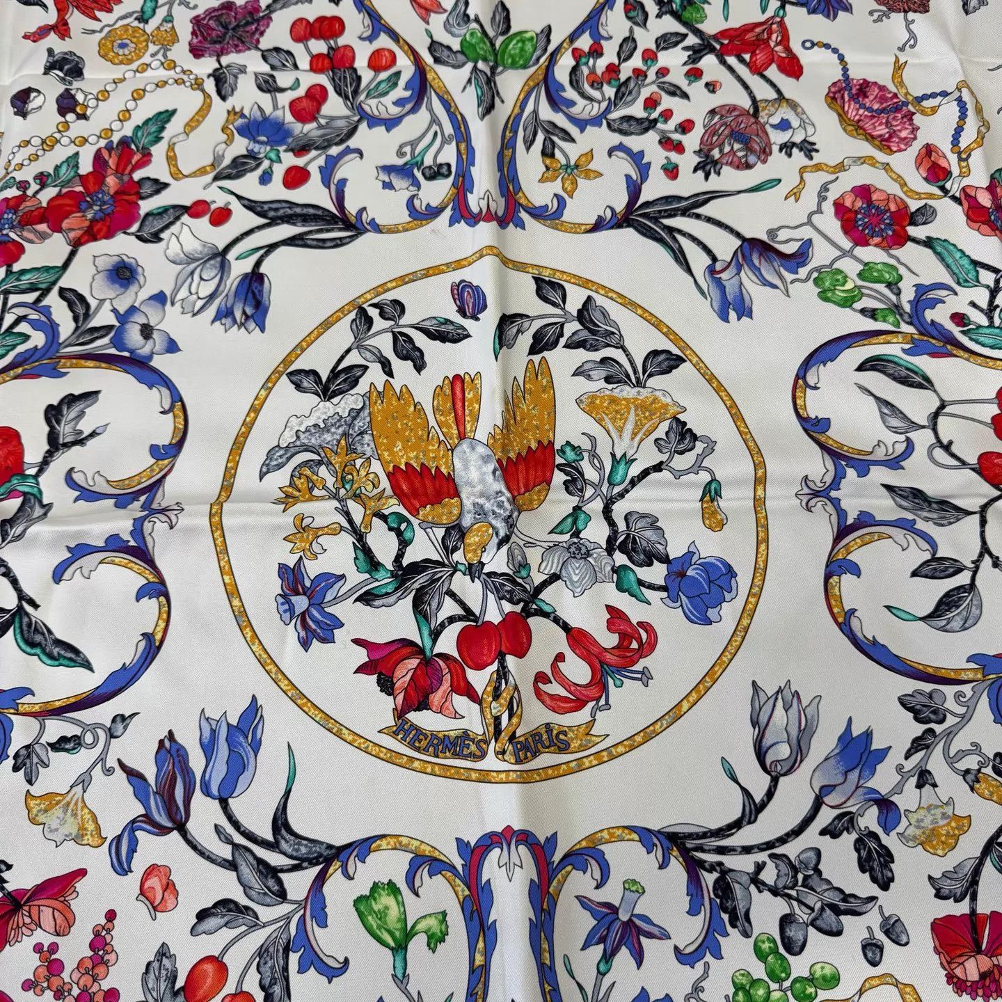 Hermes Hermes Red Border Floral Silk Scarf 99 New Boxed 90x90 Size ONE SIZE - 3 Thumbnail