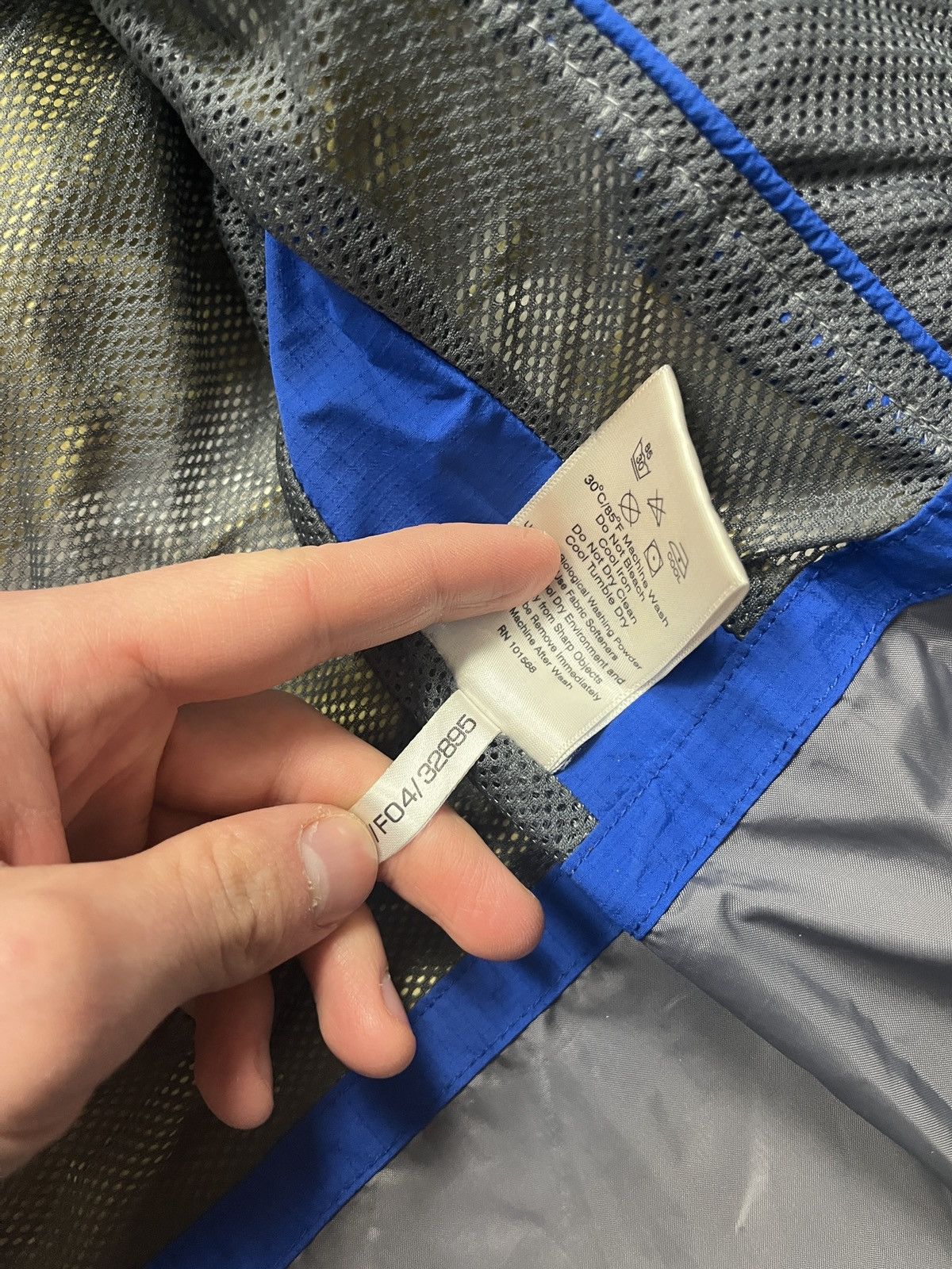 Berghaus × Vintage Vintage Berghaus Mera Peak Gore-Tex Nylon Rain Jacket Rare Size US XL / EU 56 / 4 - 20 Thumbnail