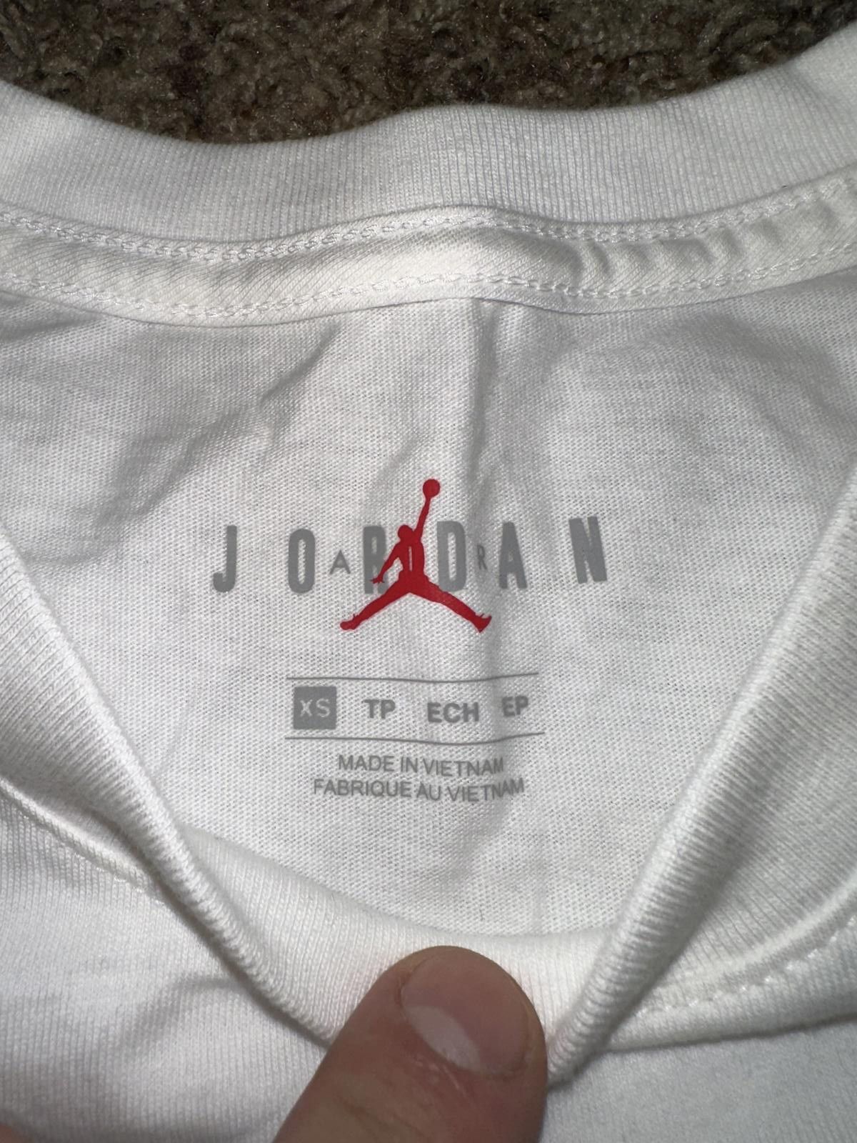 Designer Air Jordan Legacy AJ13 Graphic White T-Shirt Size US XS / EU 42 / 0 - 3 Thumbnail