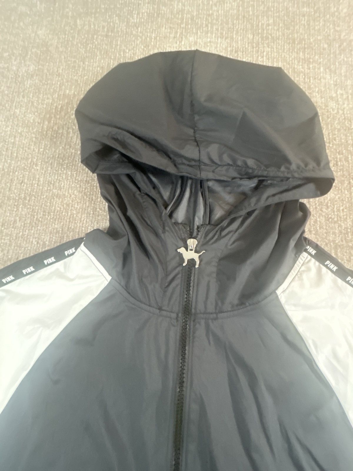 Victoria's Secret Victoria’s Secret PINK Women’s XS Hooded Windbreaker 1068 Size XS / US 0-2 / IT 36-38 - 2 Thumbnail
