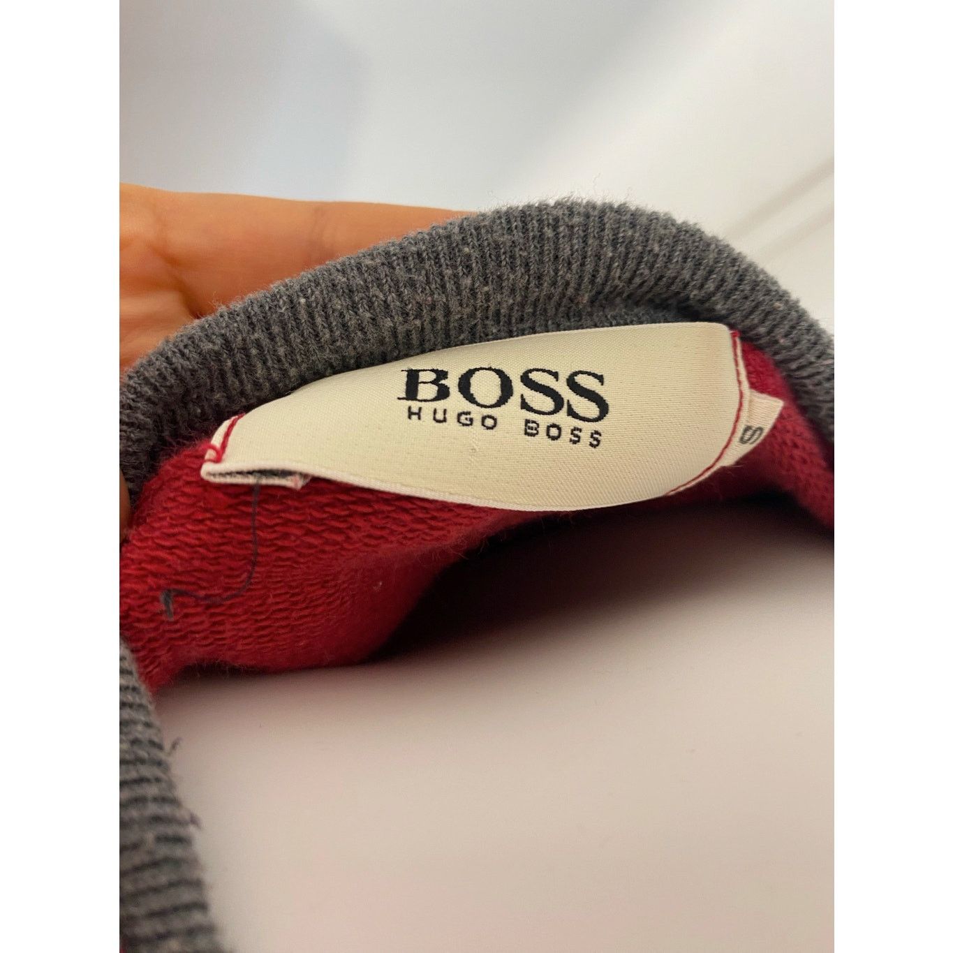 Hugo Boss Vintage Hugo Boss Crest Embroidered Sweatshirt – Size S Size US S / EU 44-46 / 1 - 5 Thumbnail