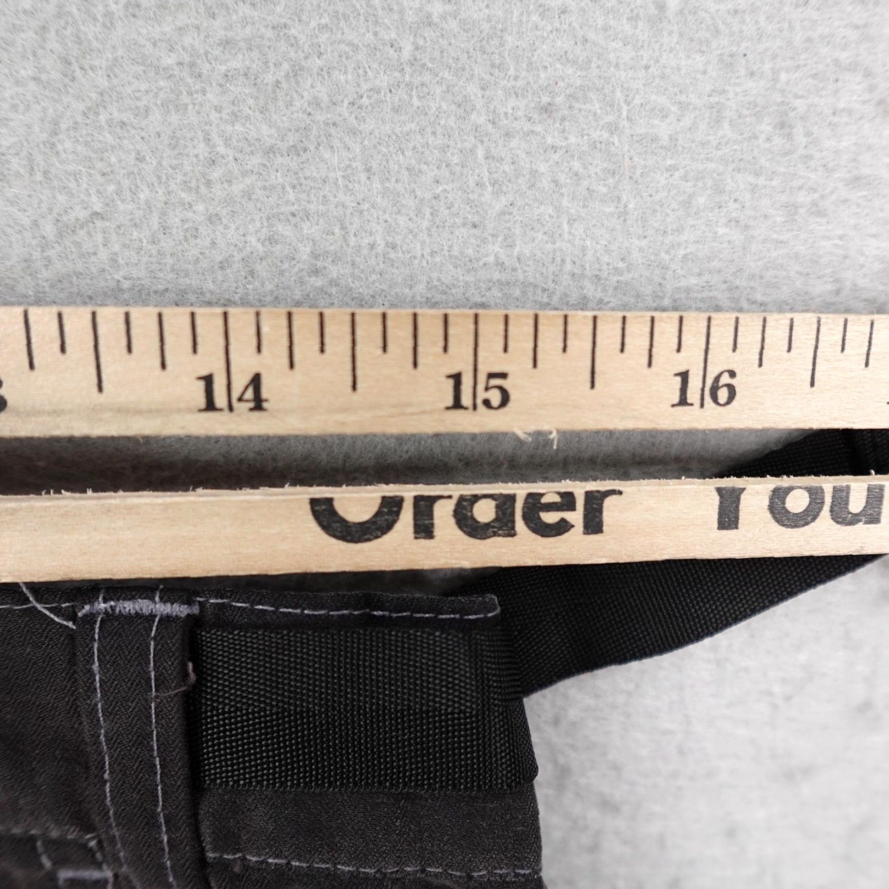 Vintage Kuhl Shorts Womens Medium Black Kuhldry Cargo Adjustable Waist Hiking Trail Size 32" / US 10 / IT 46 - 7 Thumbnail