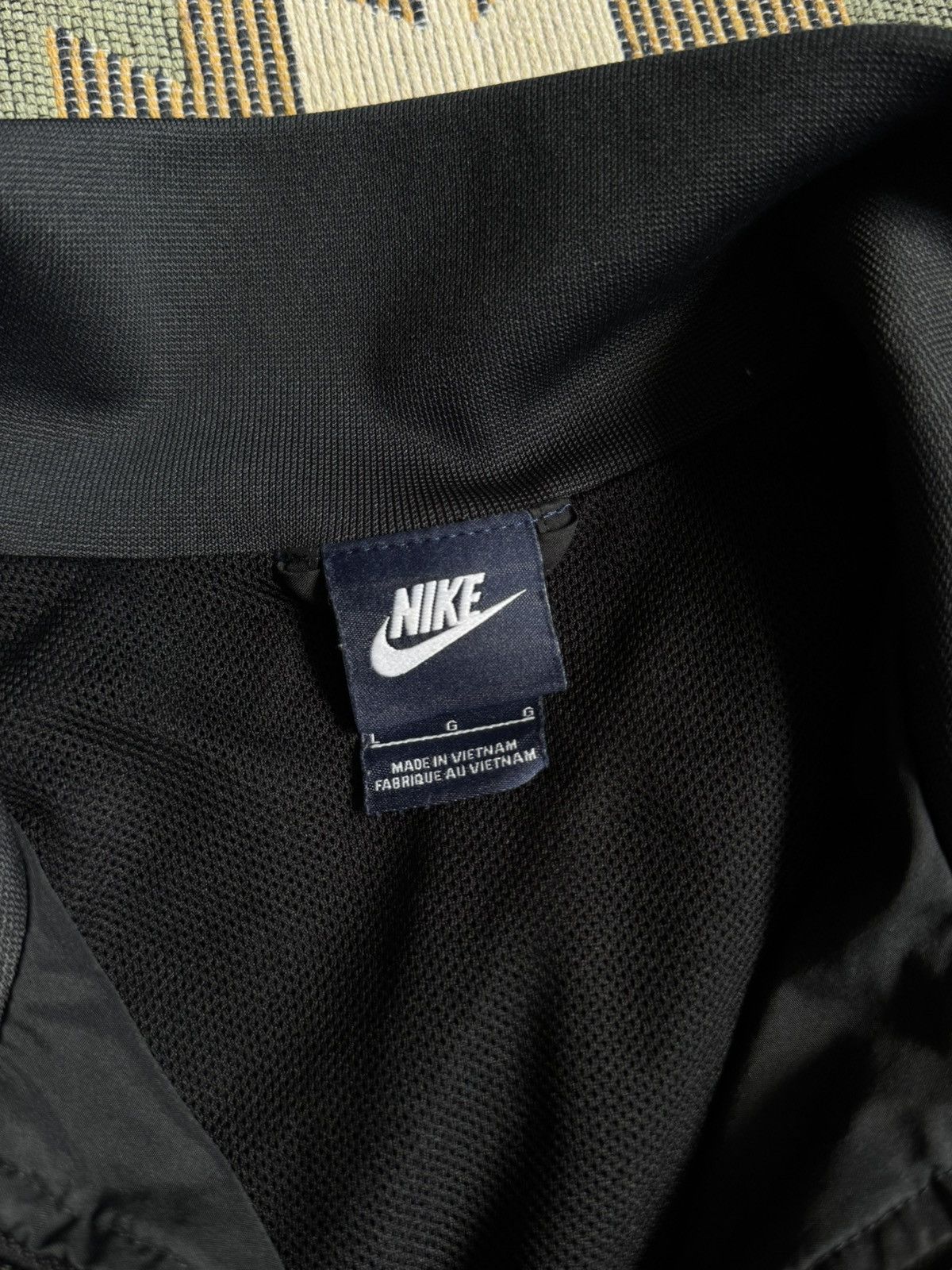 Nike Vintage Nike Nylon Drill Y2K Swoosh Jacket Size US L / EU 52-54 / 3 - 7 Thumbnail