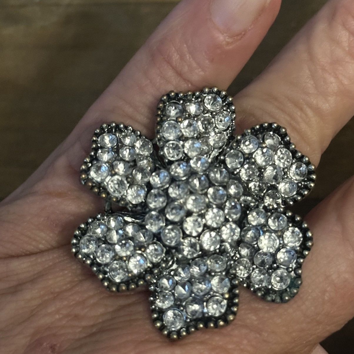 Other Large rhinestone flower stretch ring Size ONE SIZE - 3 Thumbnail
